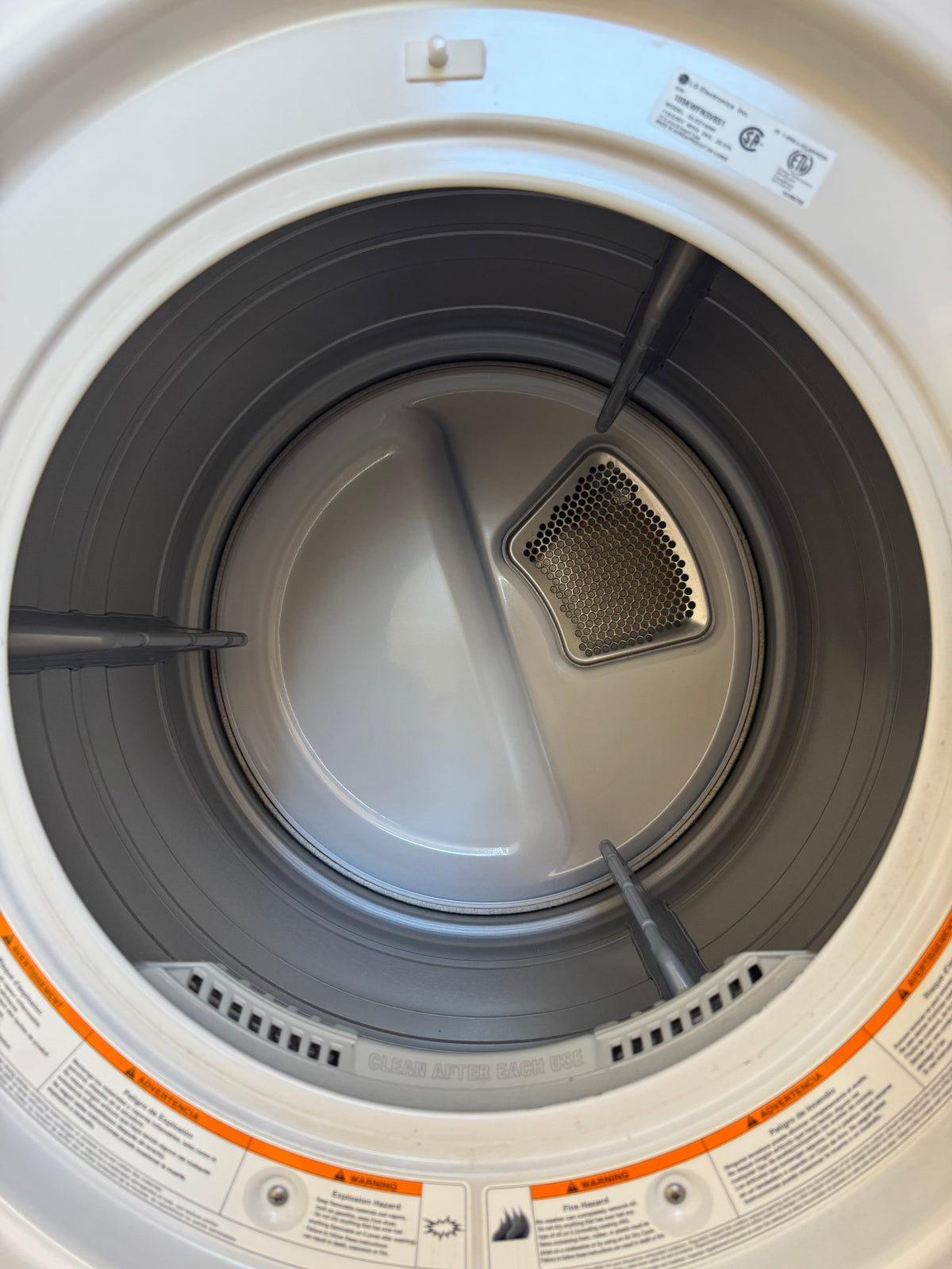 LG 27” Front Load Washer & Dryer Set (WM2140CW & DLE2140W)