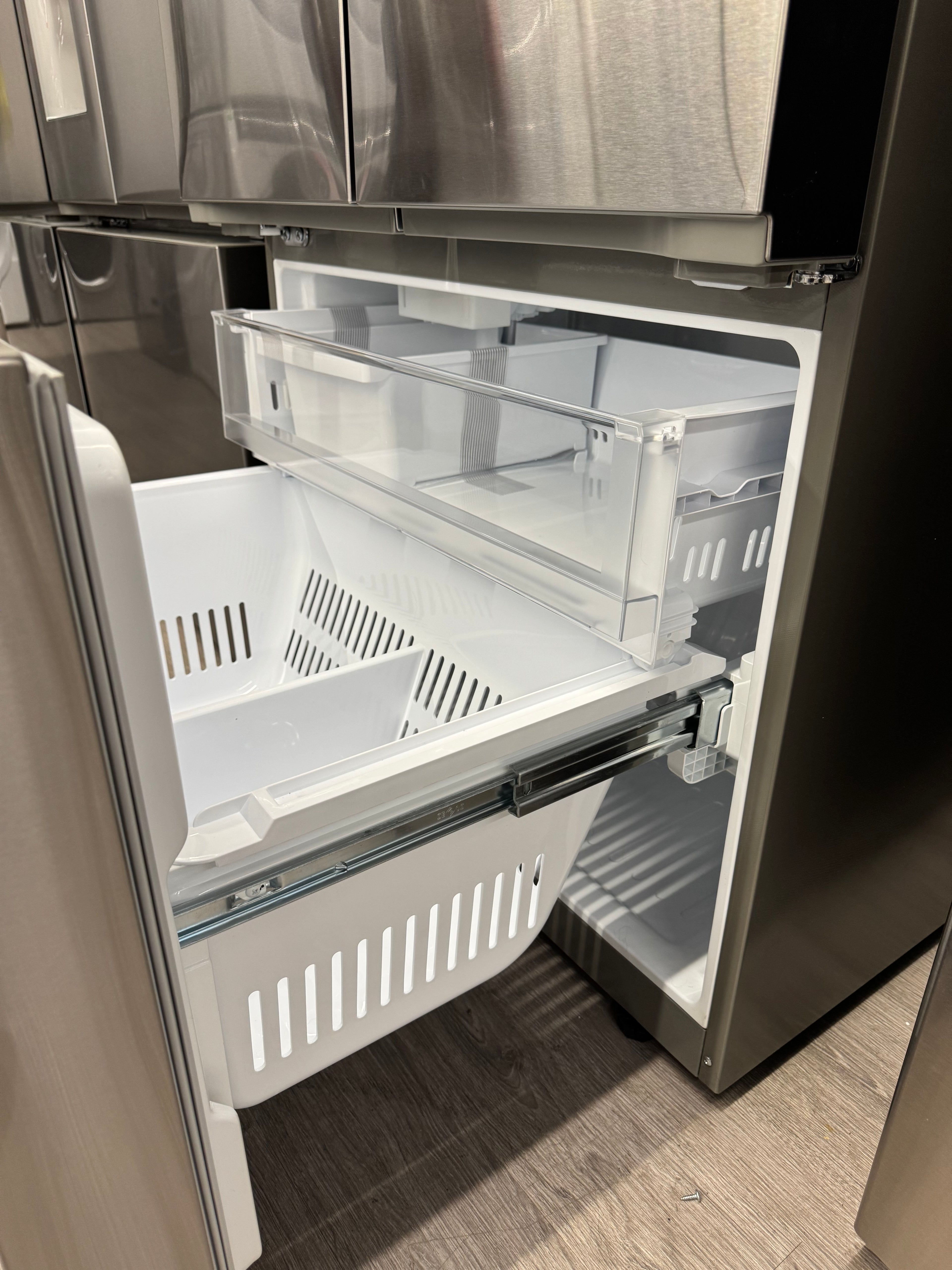 NEW - LG 33” Counter Depth French Door Refrigerator - LF21C6200S (1 YEAR MANUFACTURER WARRANTY)