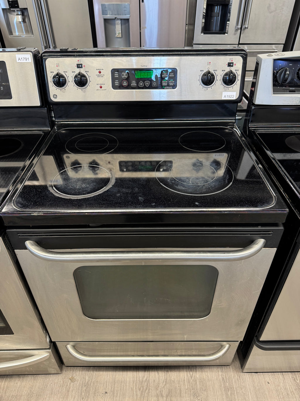 GE 30” Freestanding Glass Top Range