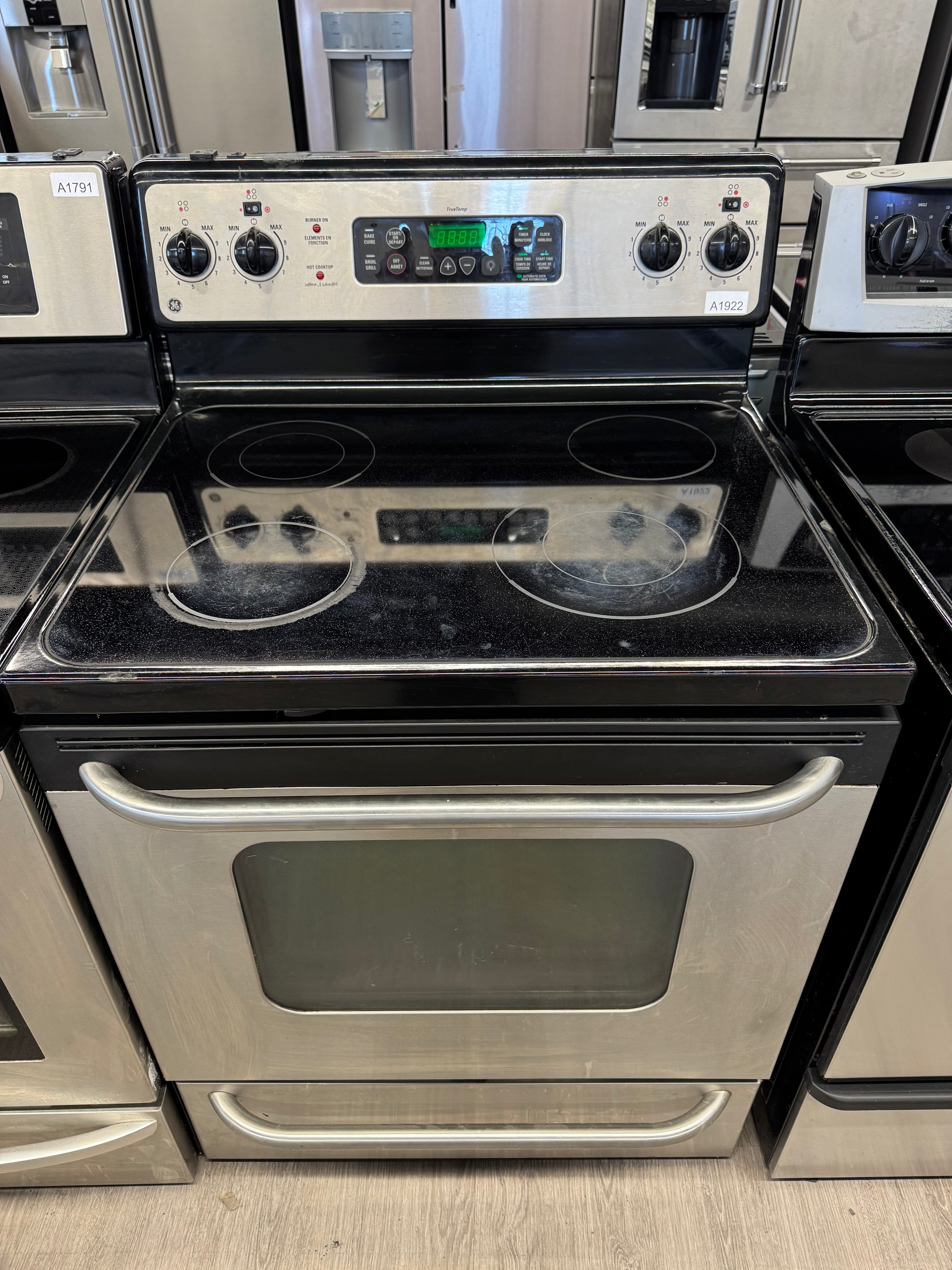 GE 30” Freestanding Glass Top Range