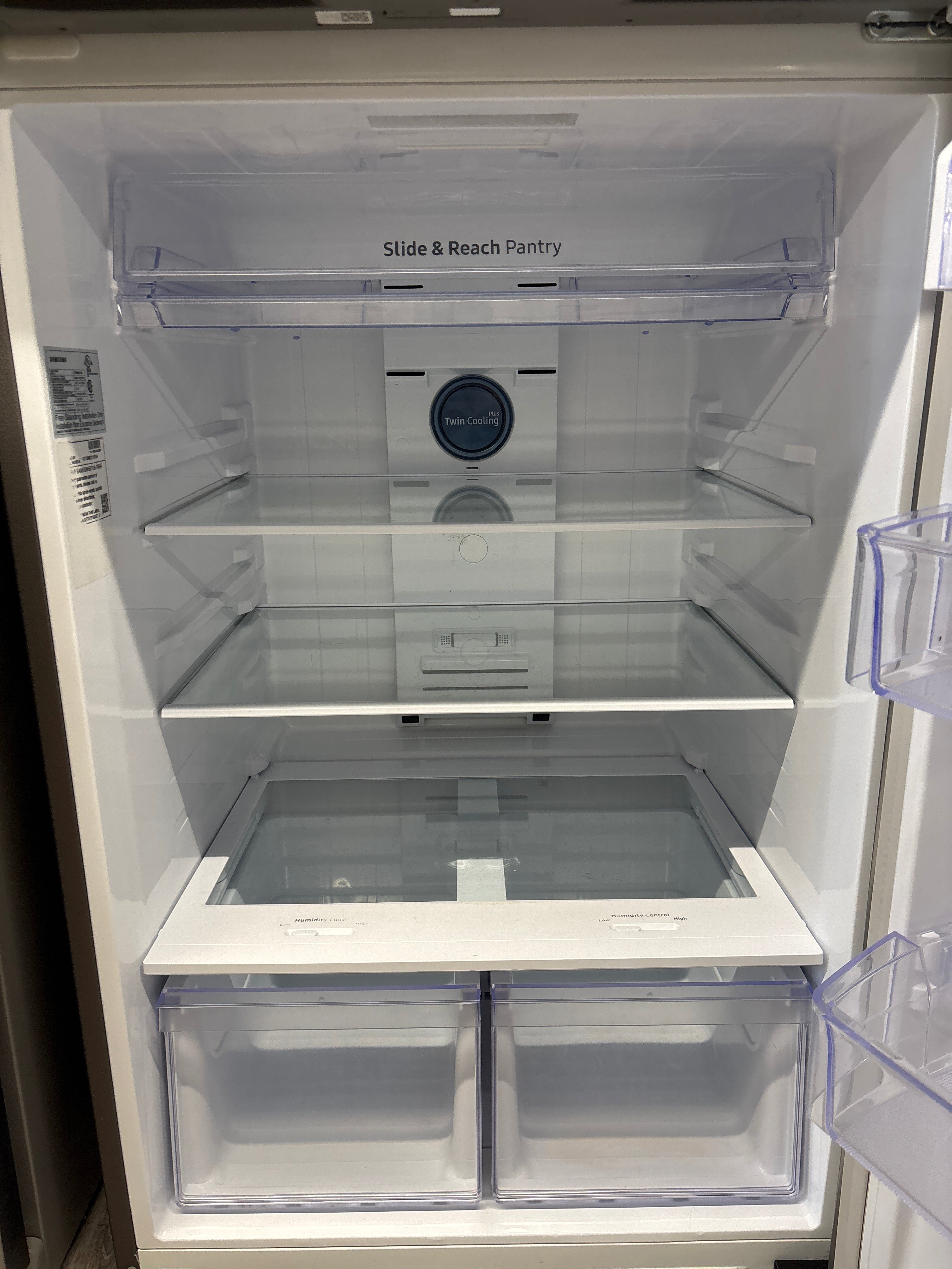 Samsung 30” Top Freezer Refrigerator - RT18M6213SR/AA