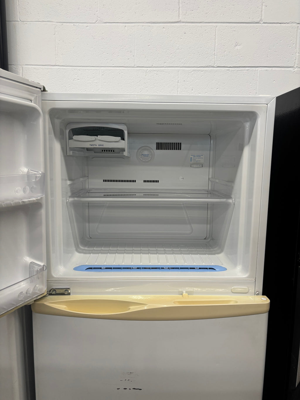 LG 27” Top Freezer Refrigerator - GR-382R