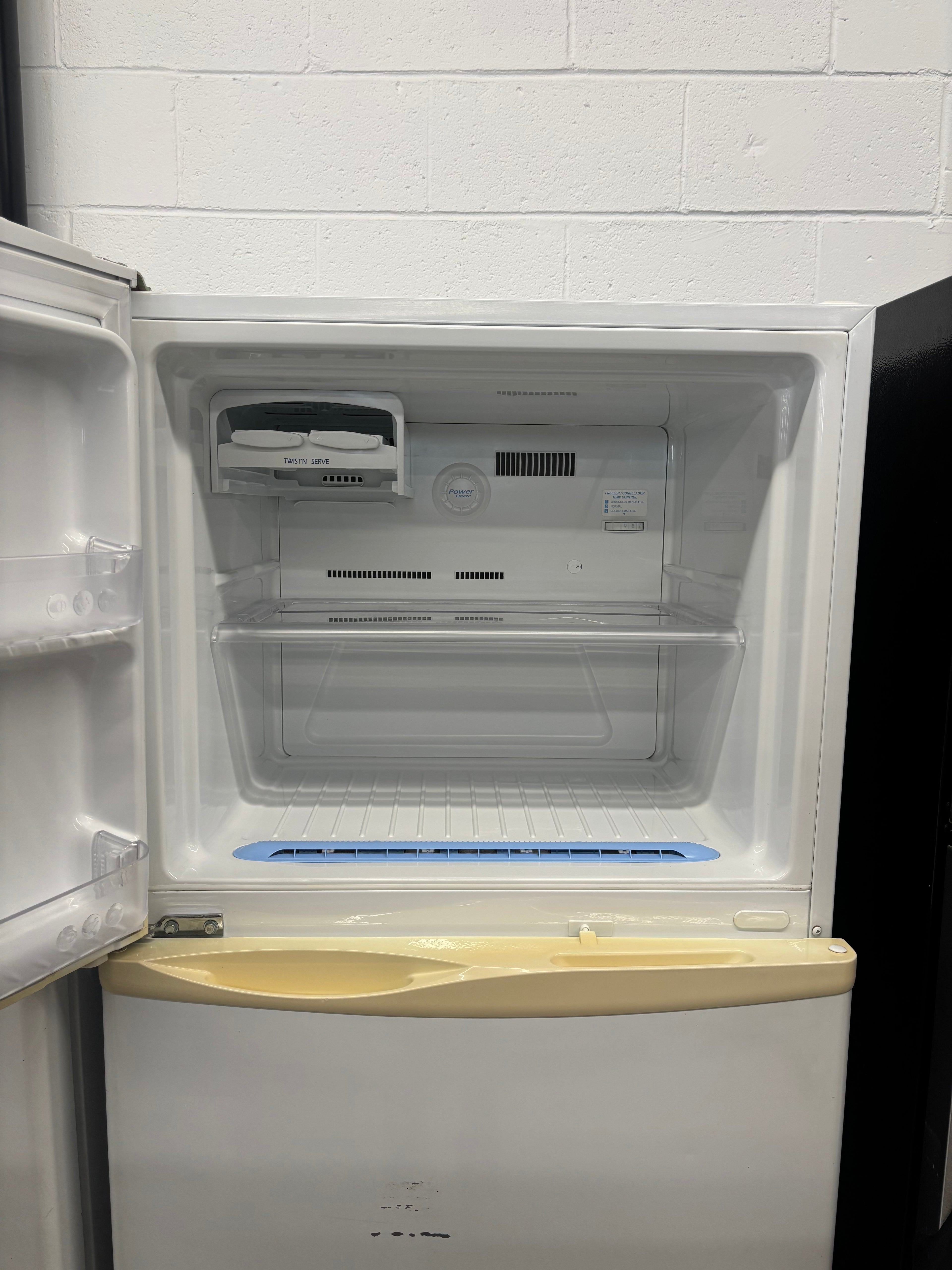 LG 27” Top Freezer Refrigerator - GR-382R