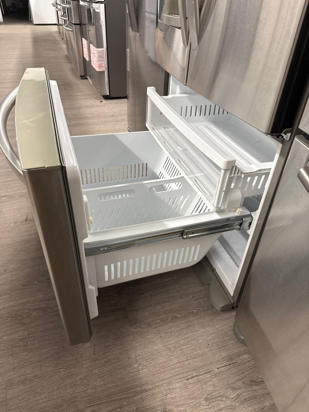 LG 33” French Door Refrigerator with Water & Ice Dispenser - LFX25978ST/00