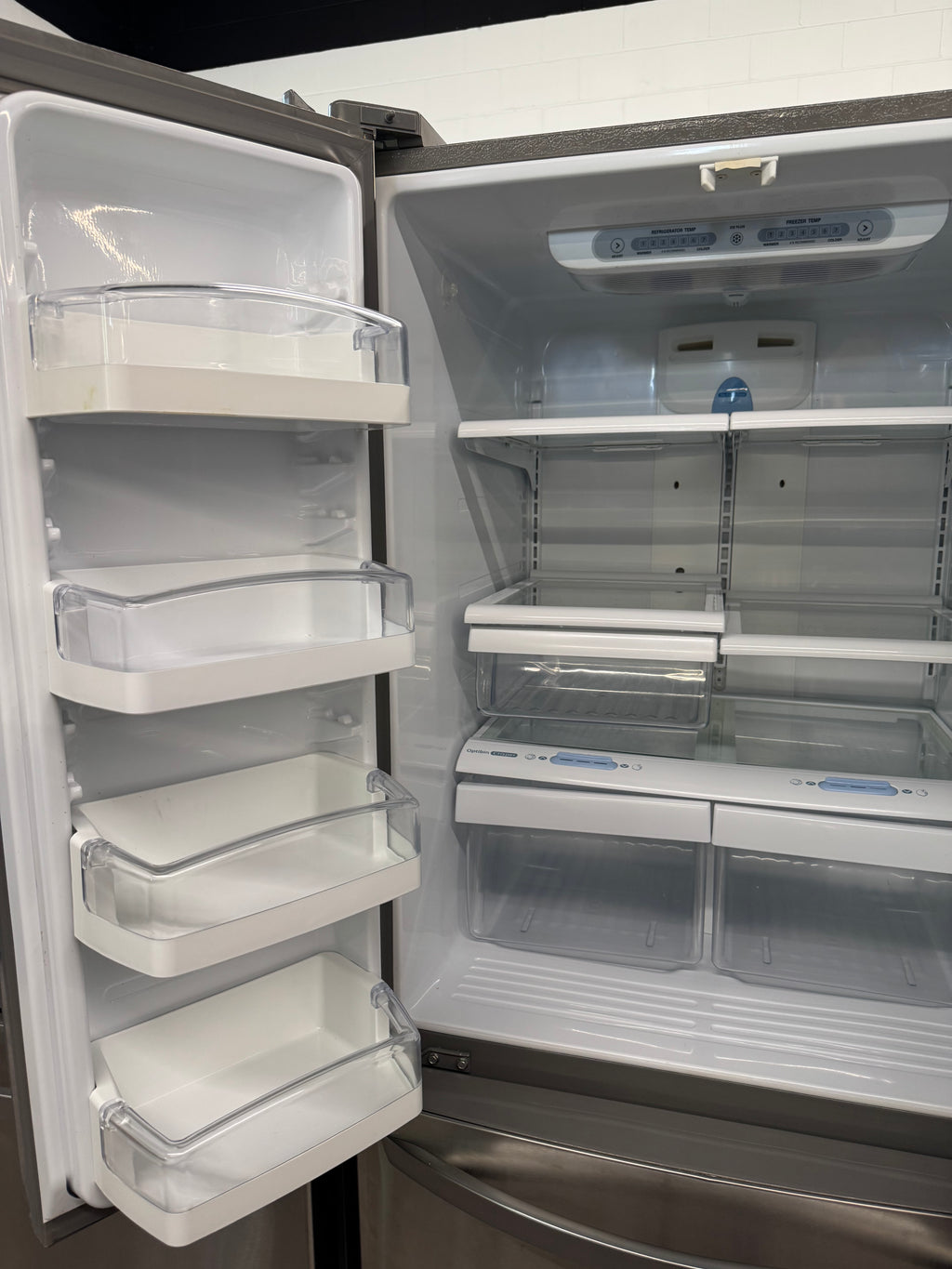LG 30” French Door Refrigerator - LFC20745ST/03