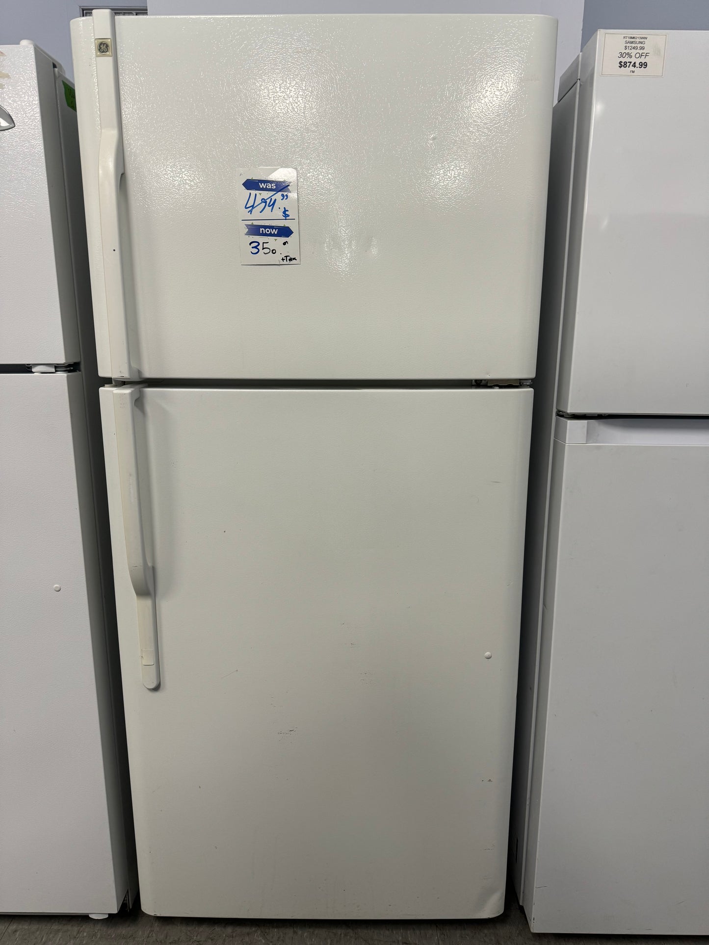 GE 30” TOP FREEZER REFRIGERATOR