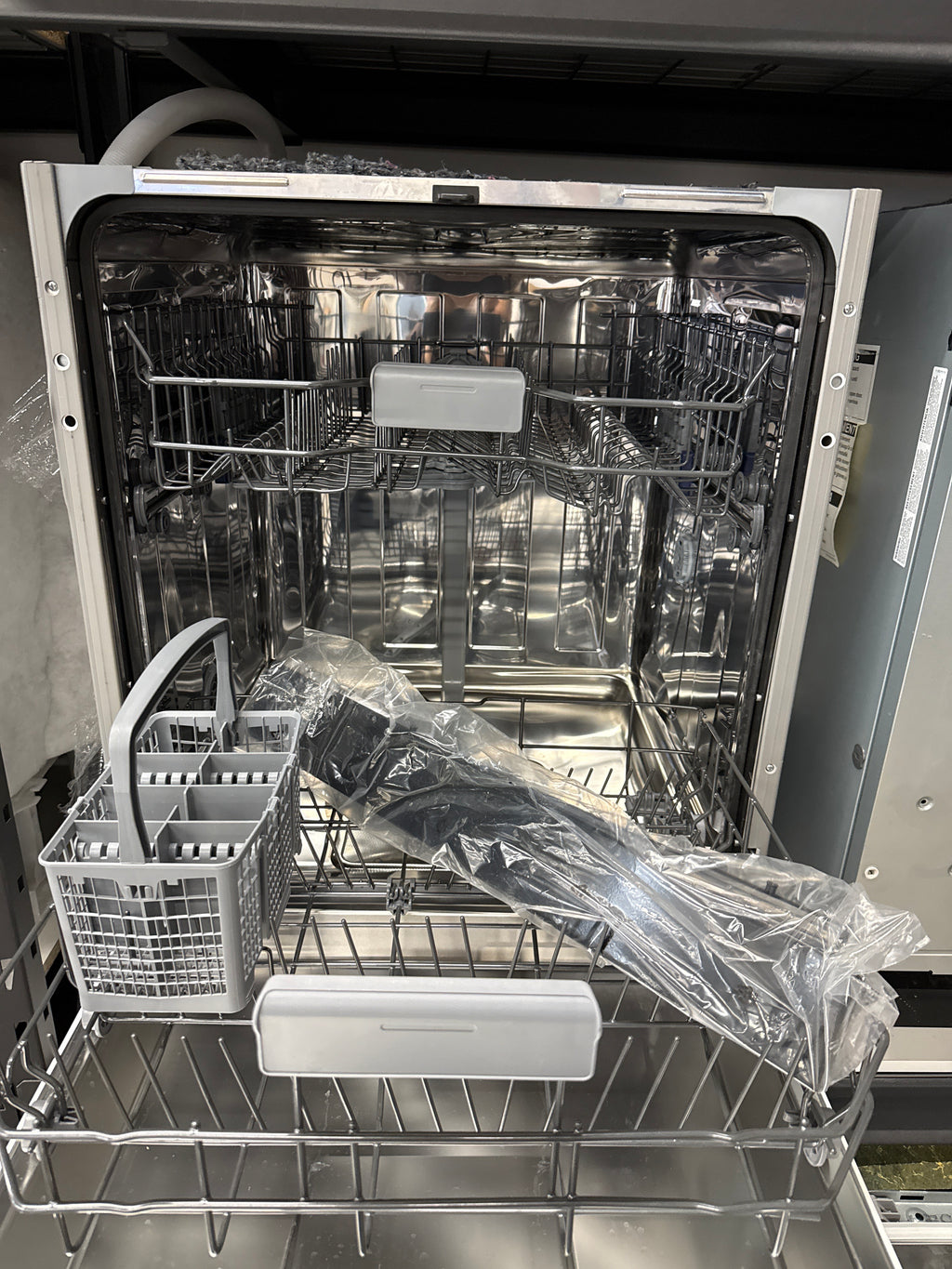 OPEN BOX - Fulgor Milano 24" Dishwasher - F1DWS24FI1