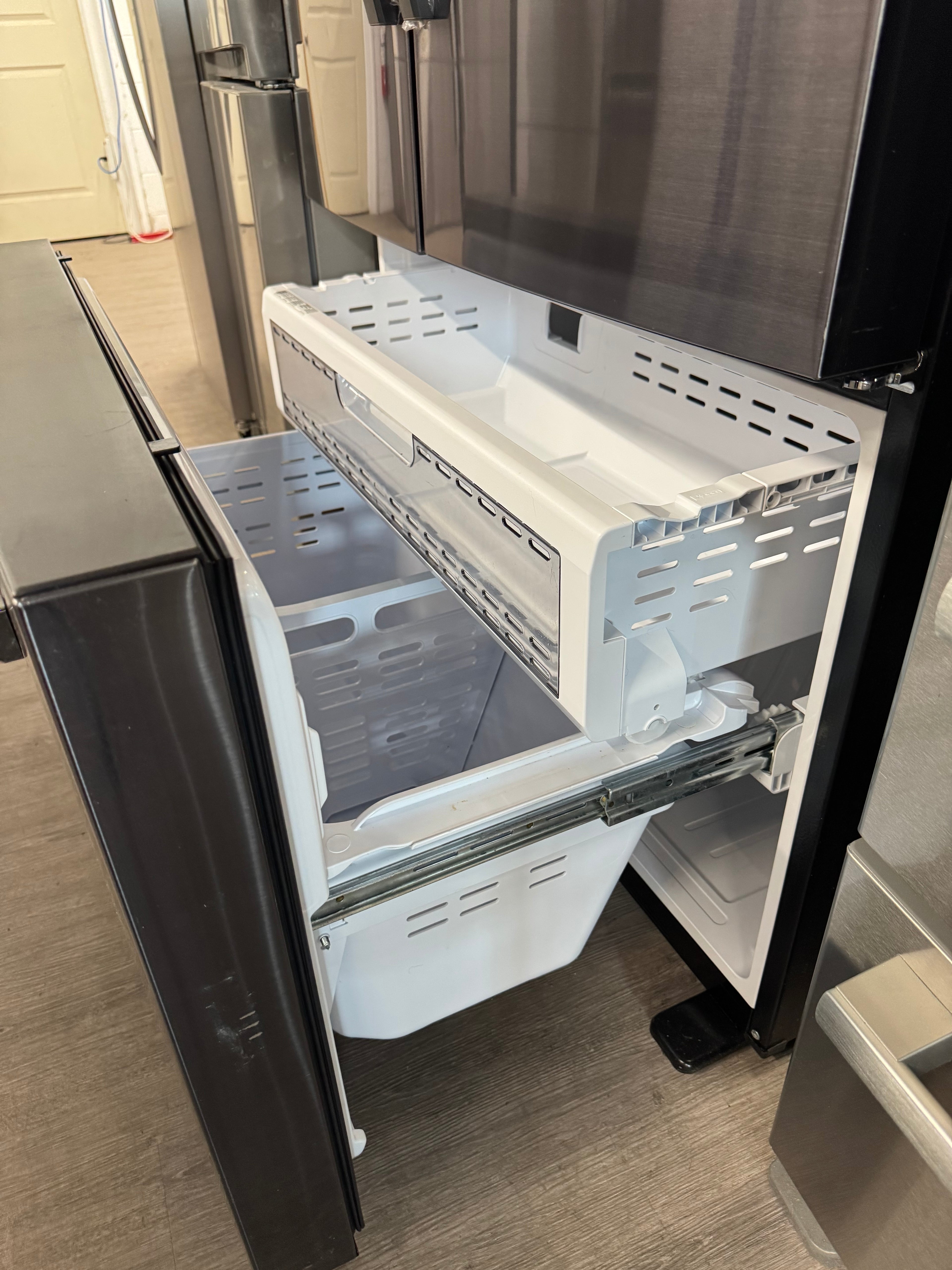 Samsung 36” Counter Depth French Door Refrigerator with Water & Ice Dispenser - RF23R6201SG