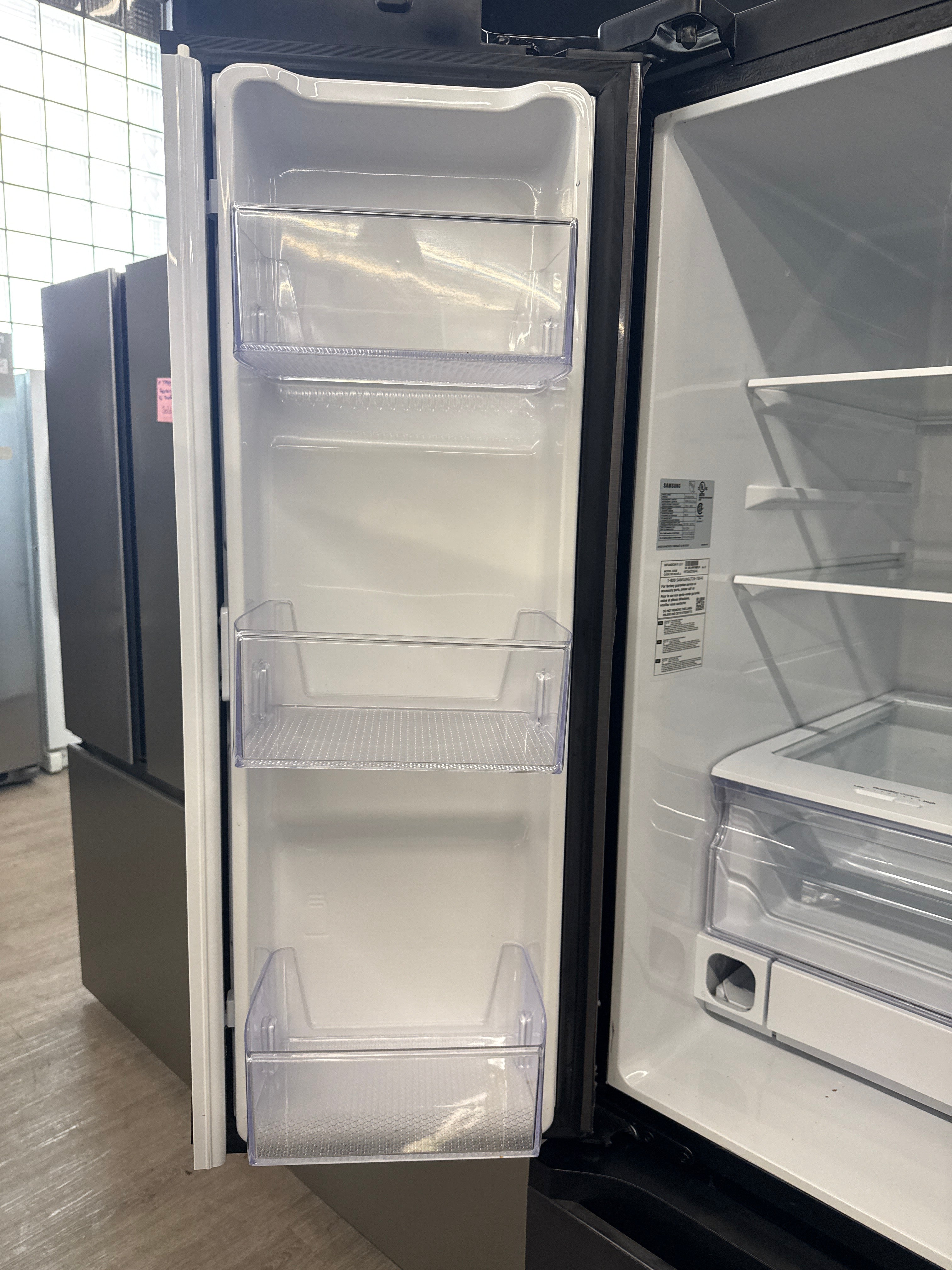 OPEN-BOX - Samsung 30” French Door Refrigerator with Water & Ice Dispenser - RF22A4221SG