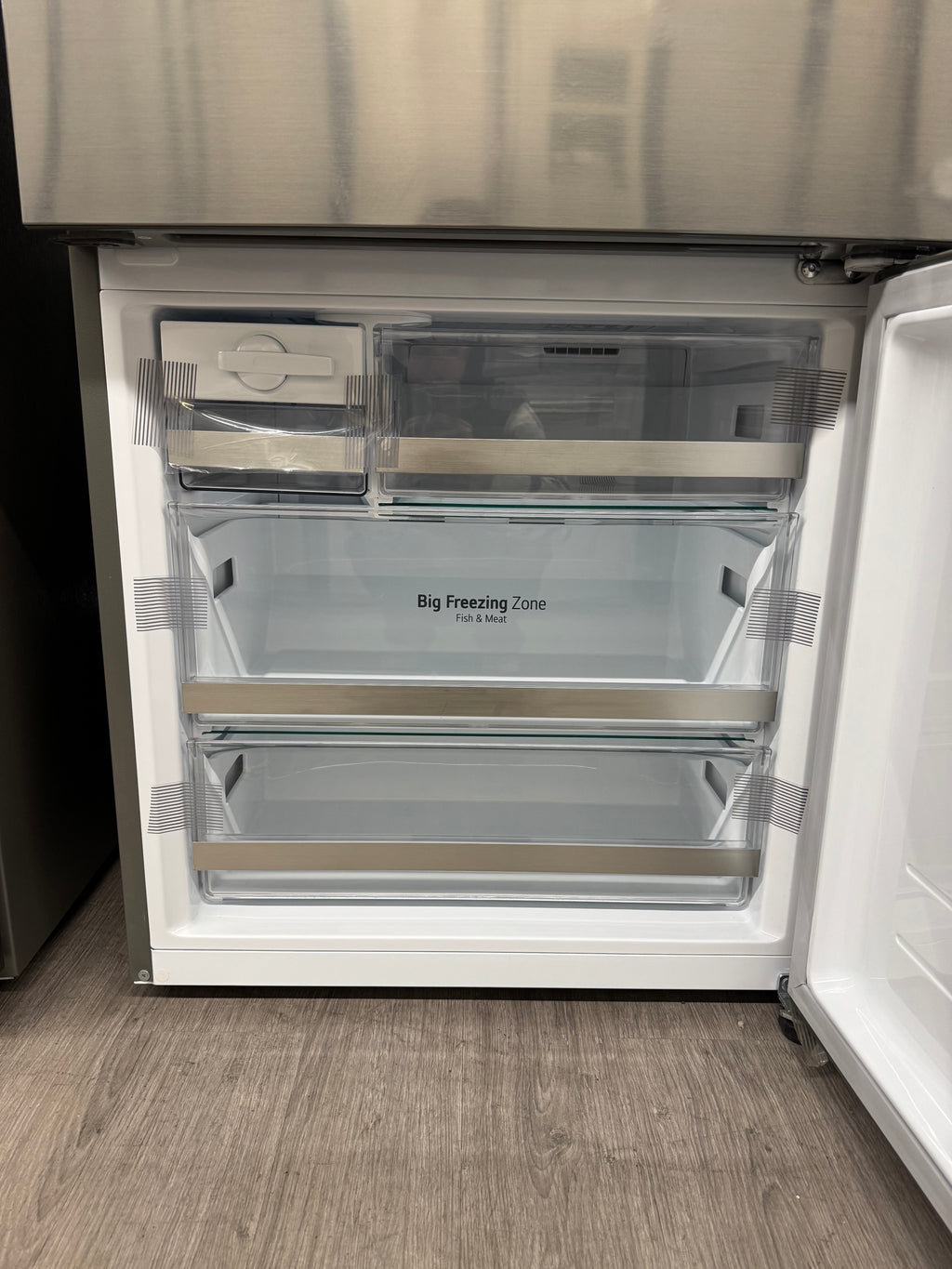 NEW - LG 28” Counter Depth Bottom Freezer Refrigerator - LBNC15251V