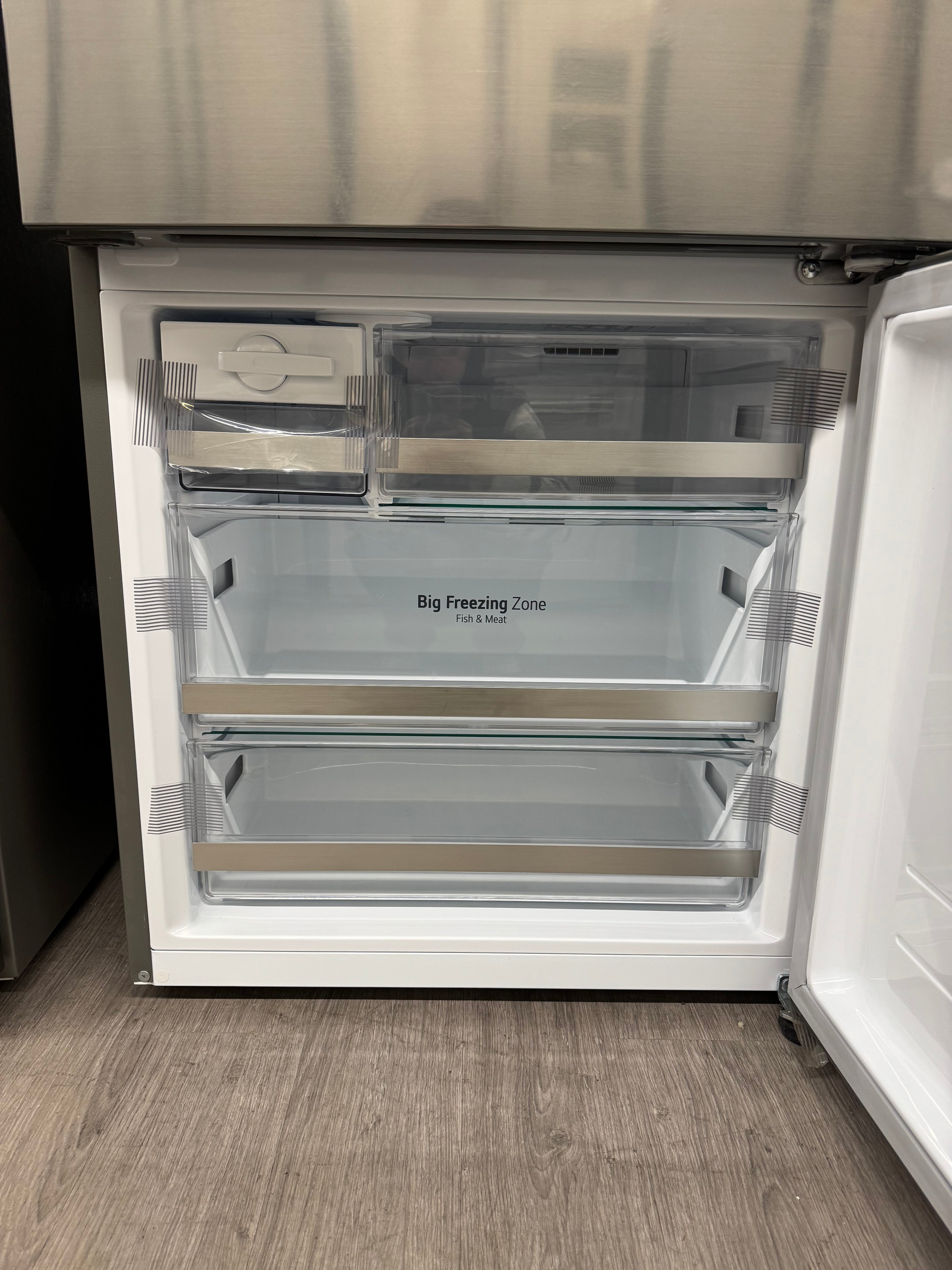 NEW - LG 28” Counter Depth Bottom Freezer Refrigerator - LBNC15251V
