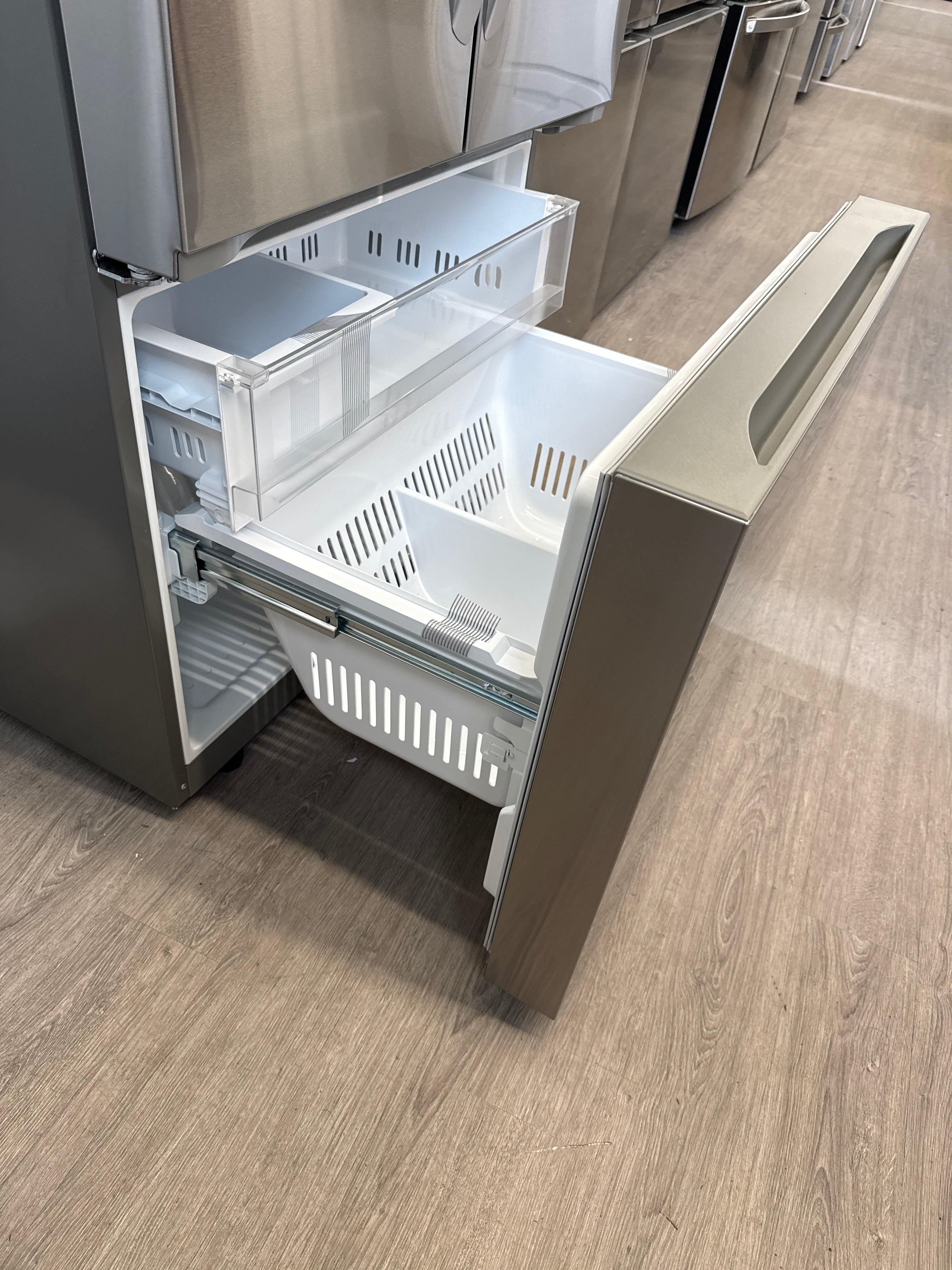 NEW - LG 33" Counter Depth French Door Refrigerator - LF21G6200S (1 YEAR MANUFACTURER WARRANTY)