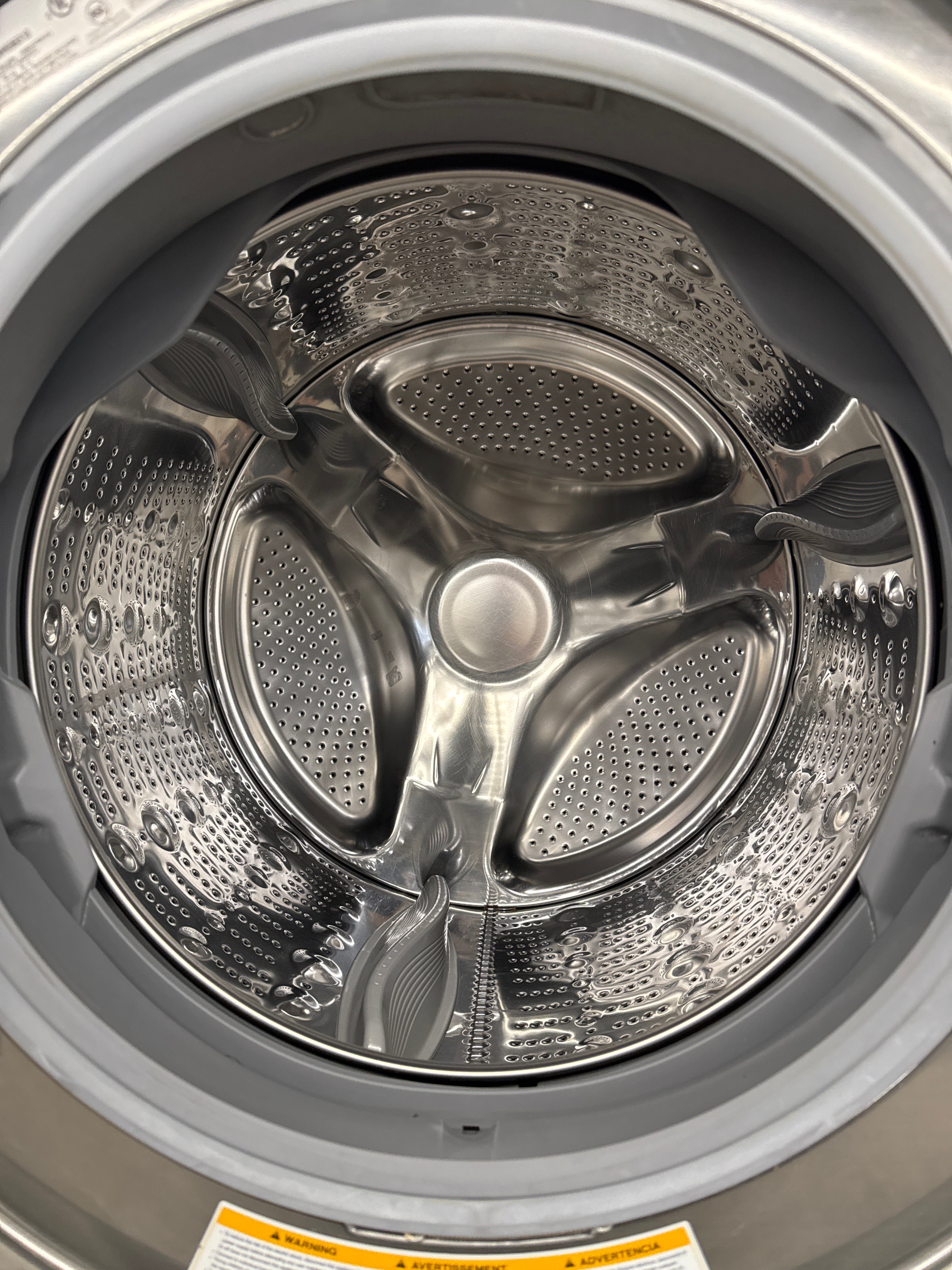 LG 27” Front Load Washer & Dryer Set (WM3370HVA & DLE2701V)