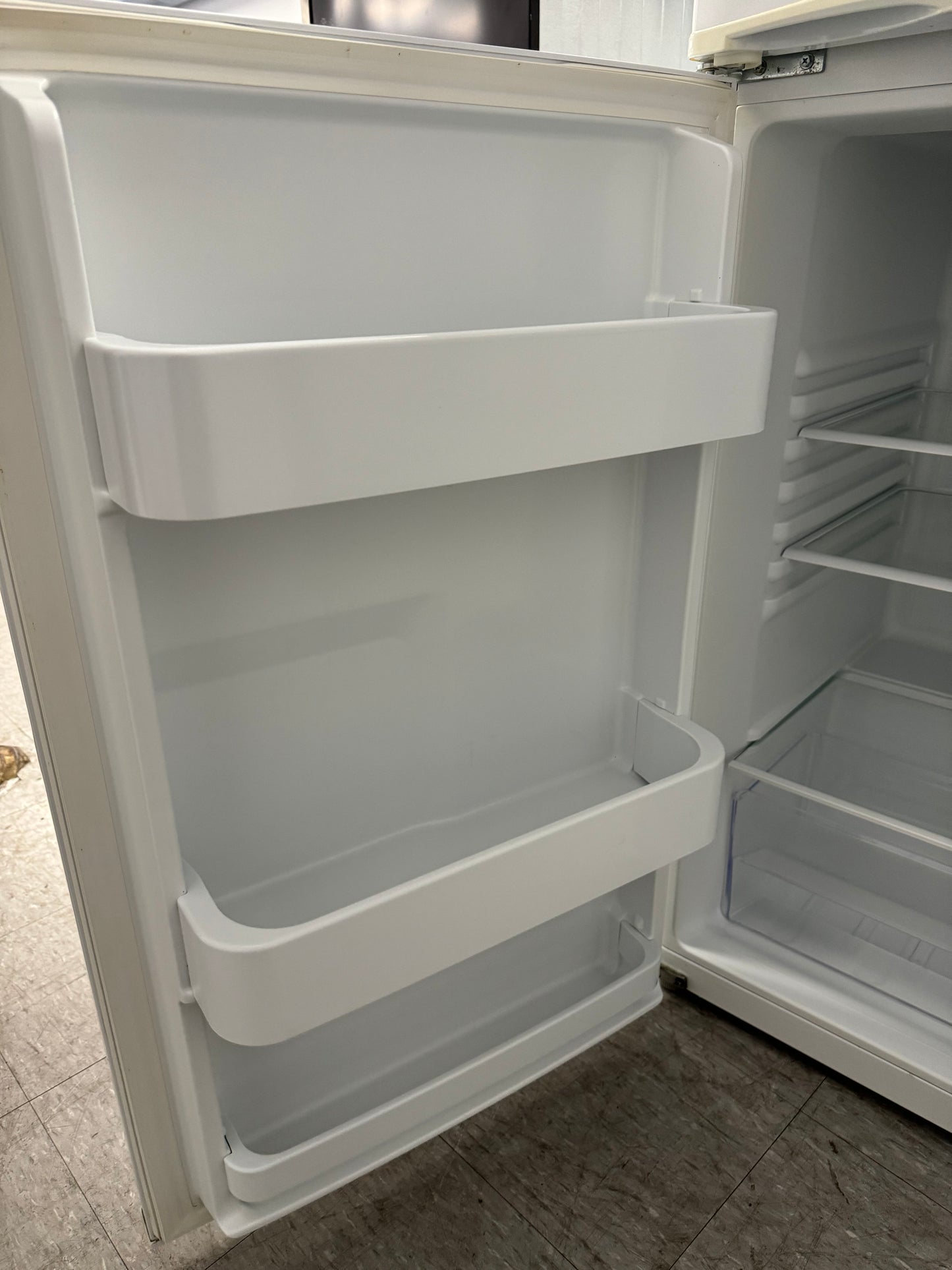 CROSLEY 24” TOP FREEZER FRIDGE