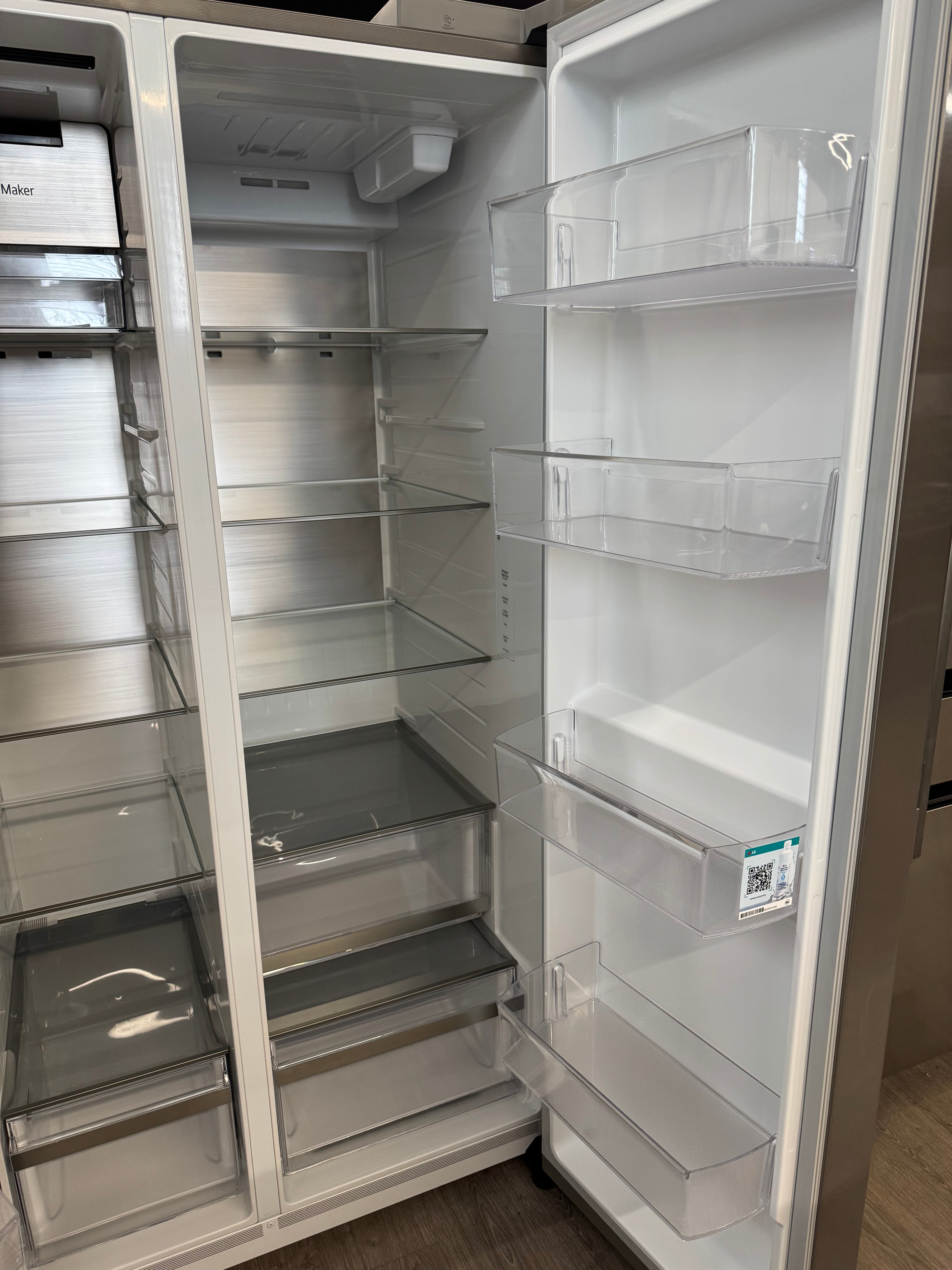 OPEN BOX - LG 36” Side by Side with Water & Ice Dispenser - LL27T3530S/01