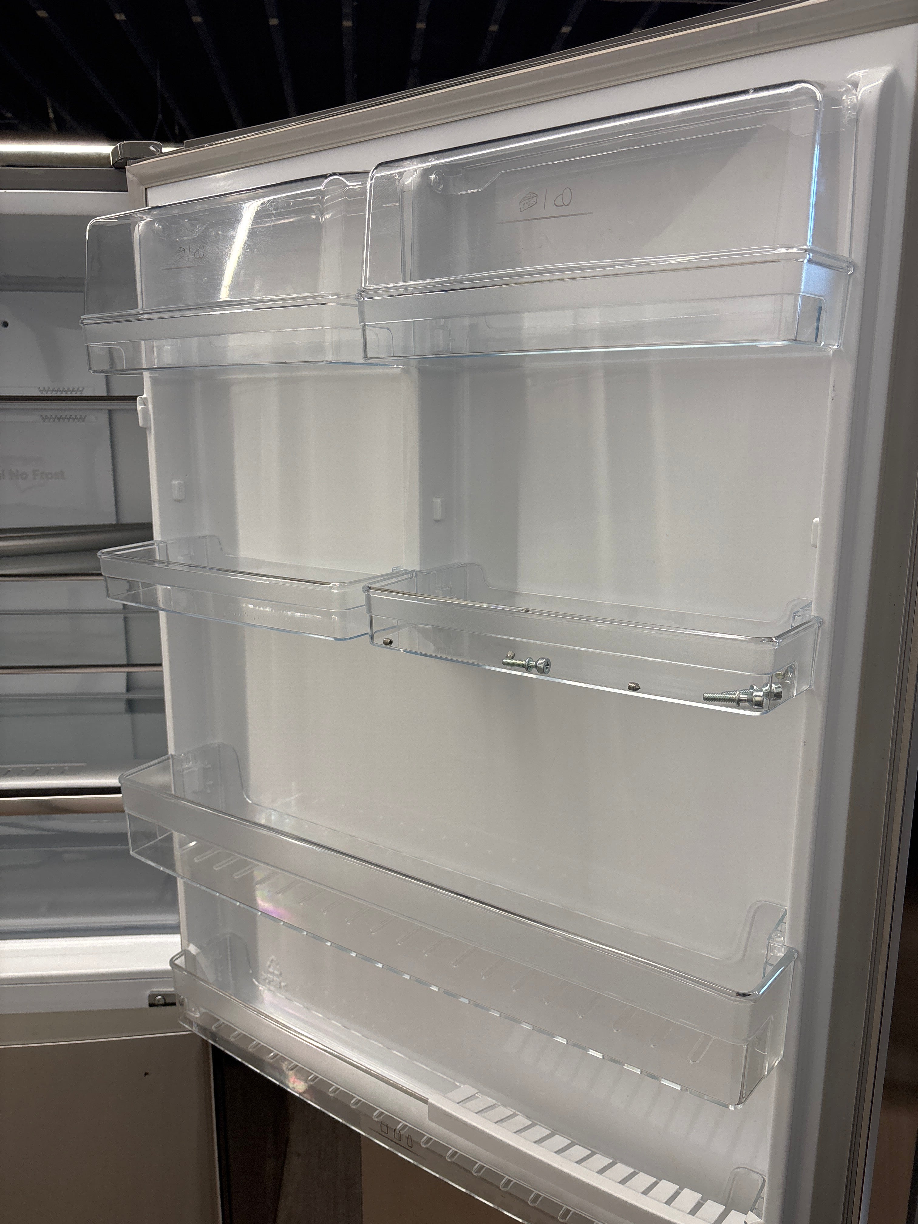 OPEN BOX - Hisense 31” Bottom Freezer Refrigerator - RB17N6DSE