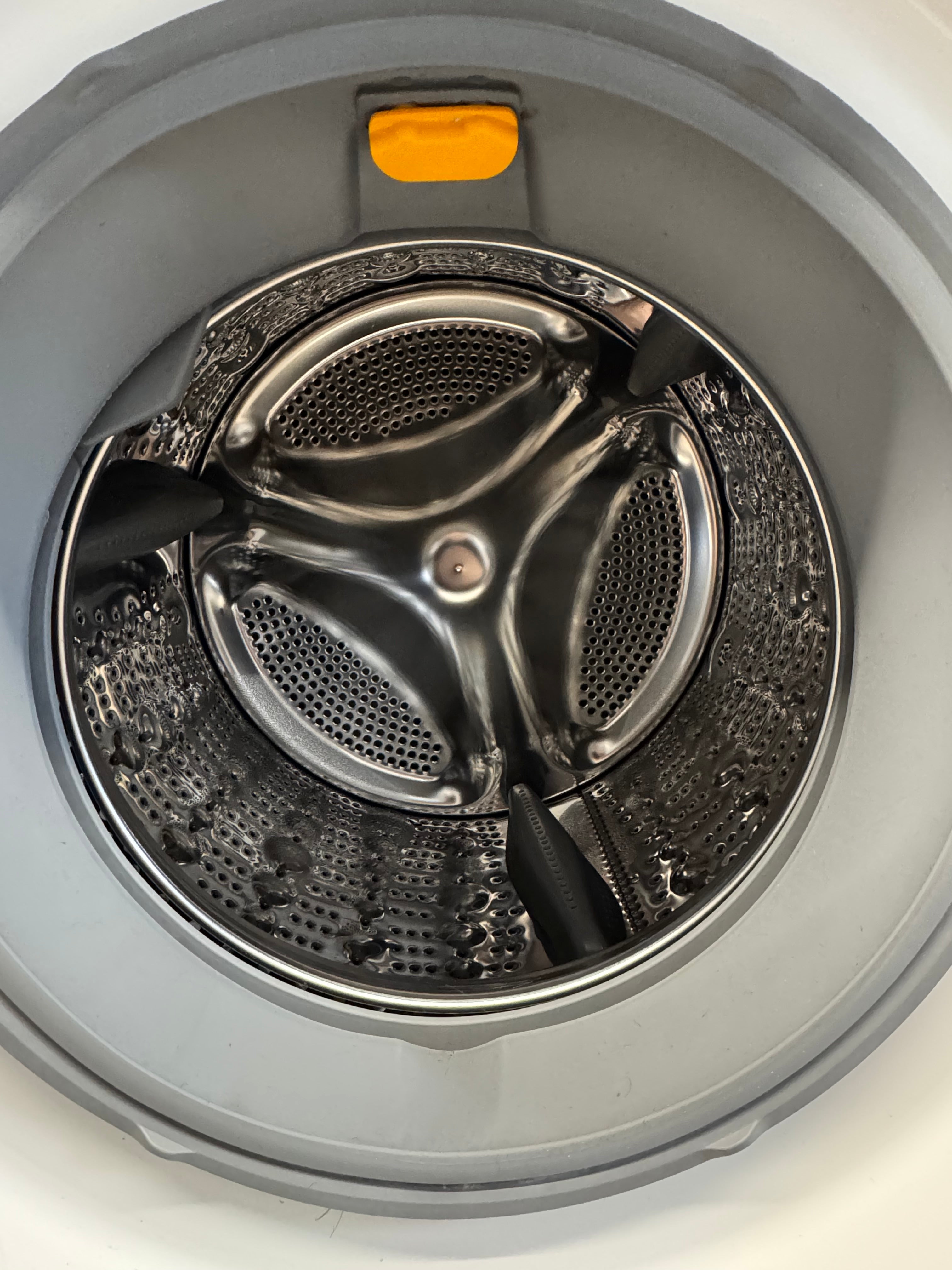 LG 24” Front Load Washer & Dryer Set (WM1355HW & DLEC855W)