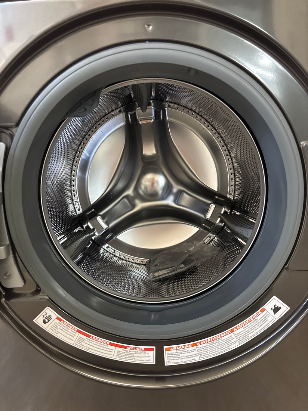 OPEN BOX MİDEA 27” Front load washer - MLH52S6BGG
