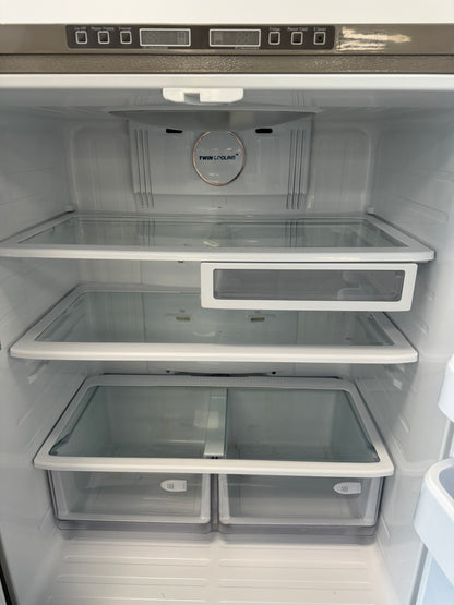 SAMSUNG 33” FRENCH DOOR FRIDGE WITH ICE MAKER - RF197ABRS