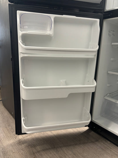 Frigidaire 30” Top freezer Refrigerator - FRT18HS6AB1