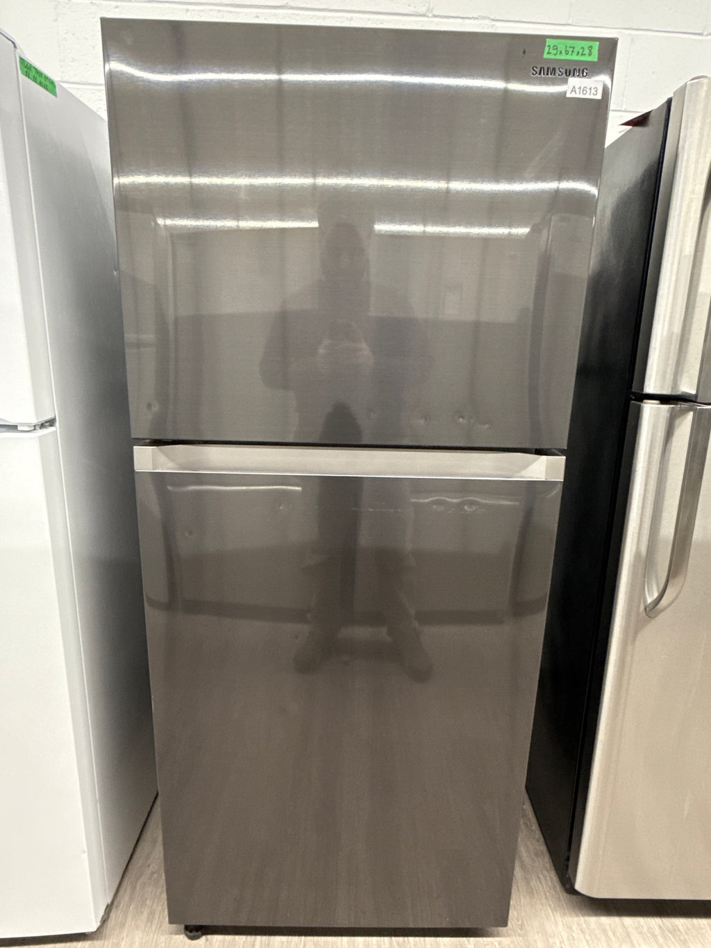 Samsung 29” Top Freezer Refrigerator - RT18M6213SG