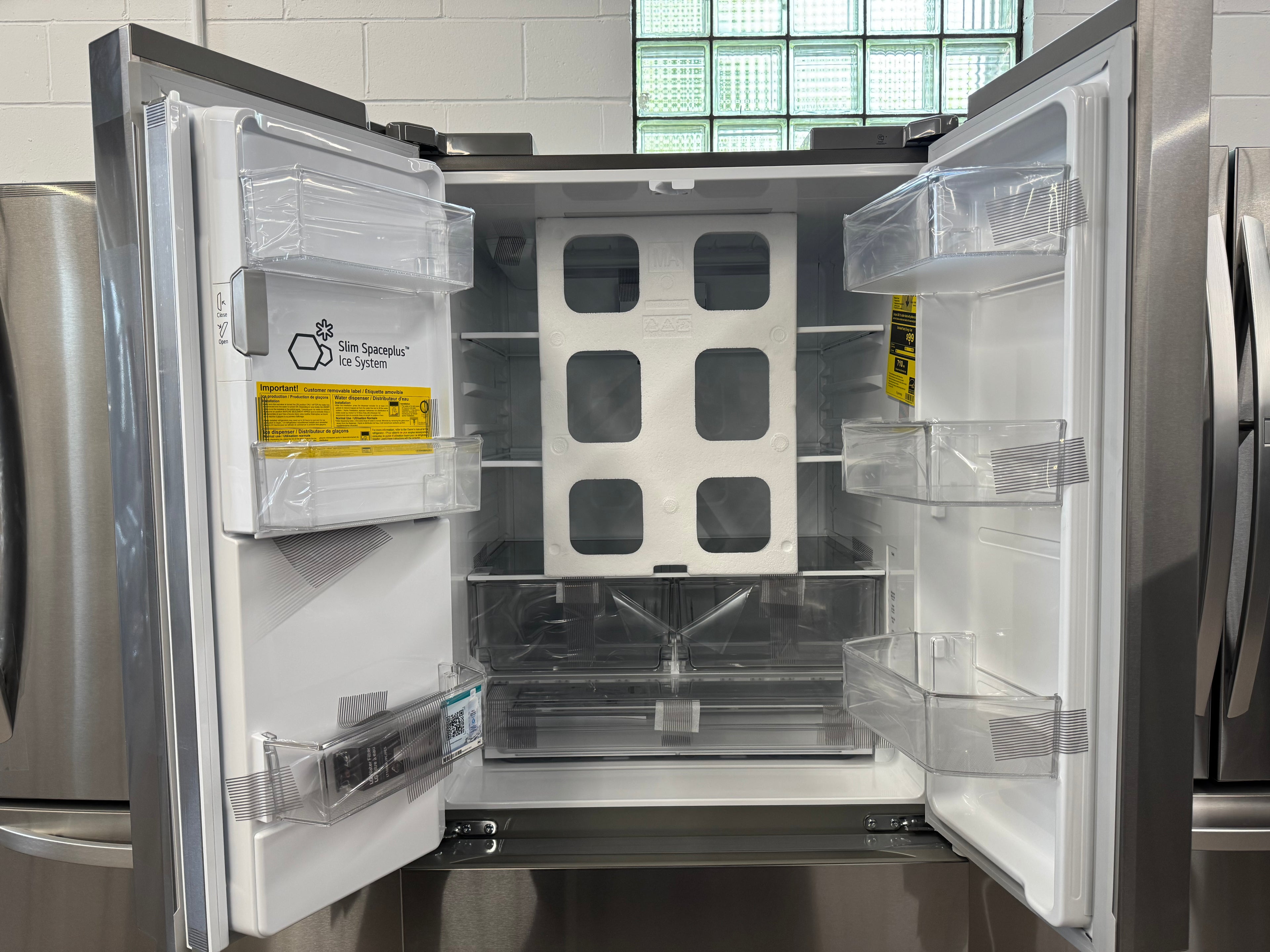 OPEN BOX - LG 33” French Door Fridge with Water & Ice Dispenser - LF25S6330S/05 LGW1
