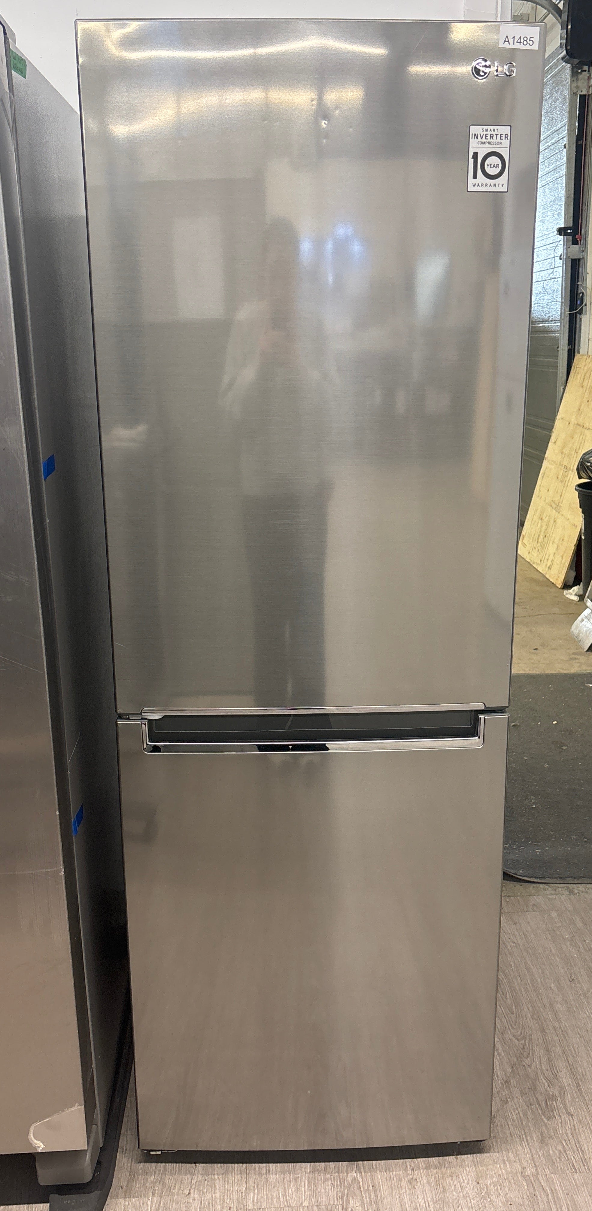 LG 24” Bottom Freezer Refrigerator - LRDNC1004V/00