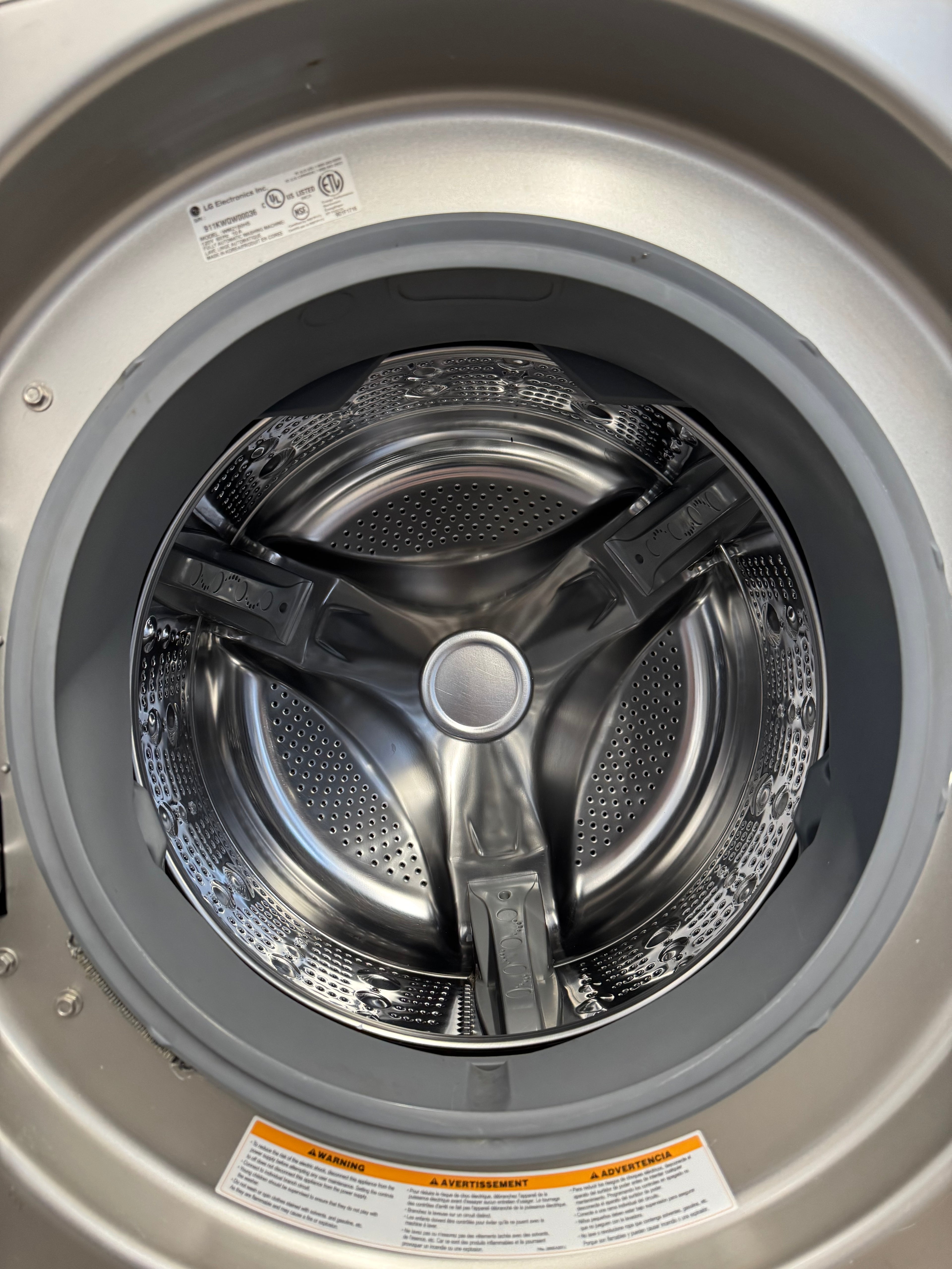 LG 27” Front Load Washer & Dryer Set (WM2150HS & DLE2301S)