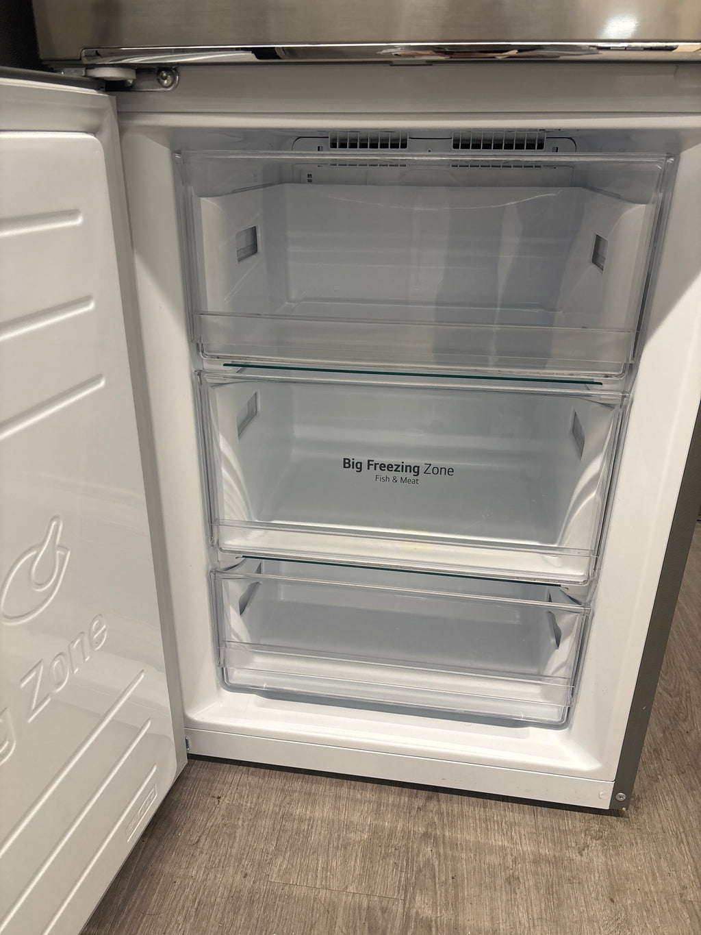 LG 24” Bottom Freezer Refrigerator - LRDNC1004V/00