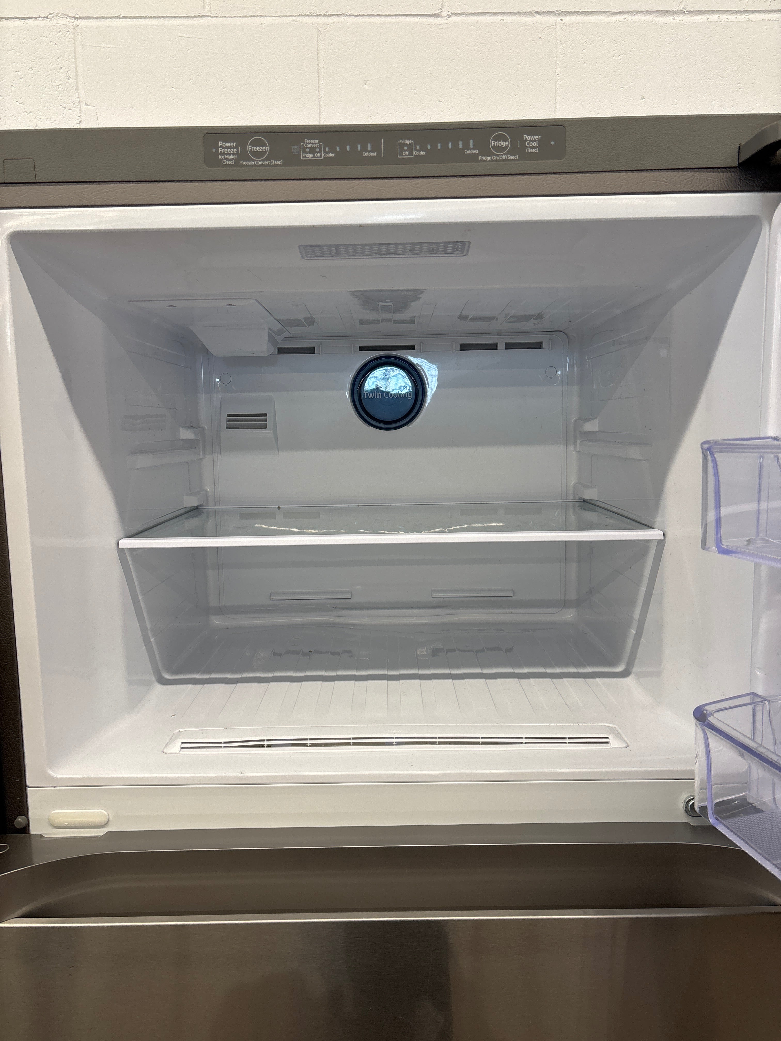Samsung 30” Top Freezer Refrigerator - RT18M6213SR/AA