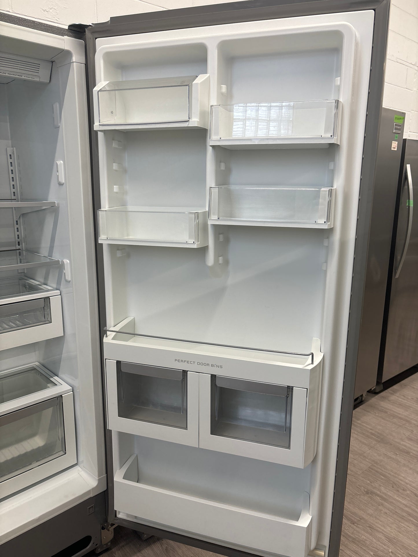 Electrolux 32" Fridge