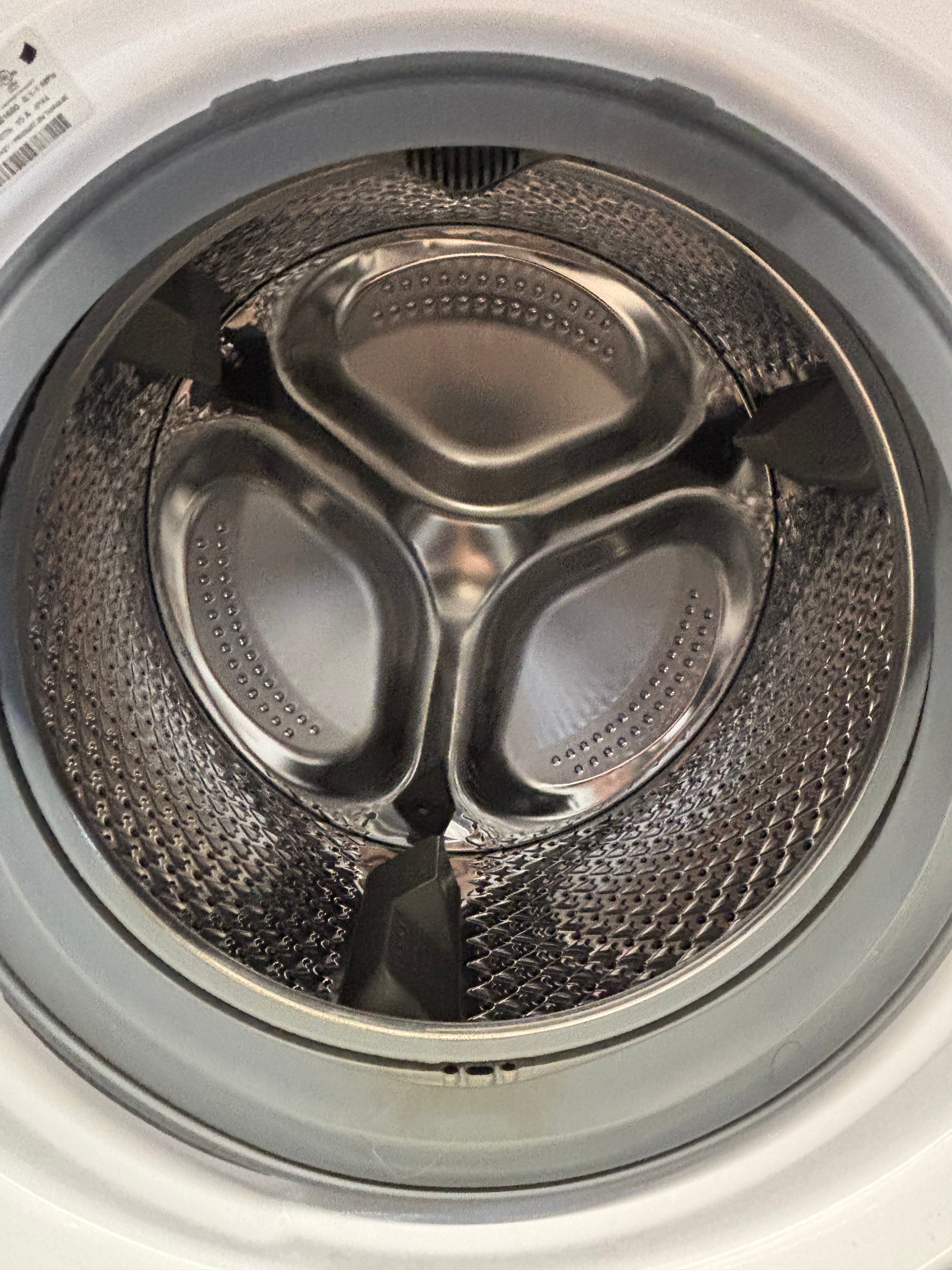 Blomberg 24” Front Load Washer & Dryer Set (WM77120NBL01 & DV17542)