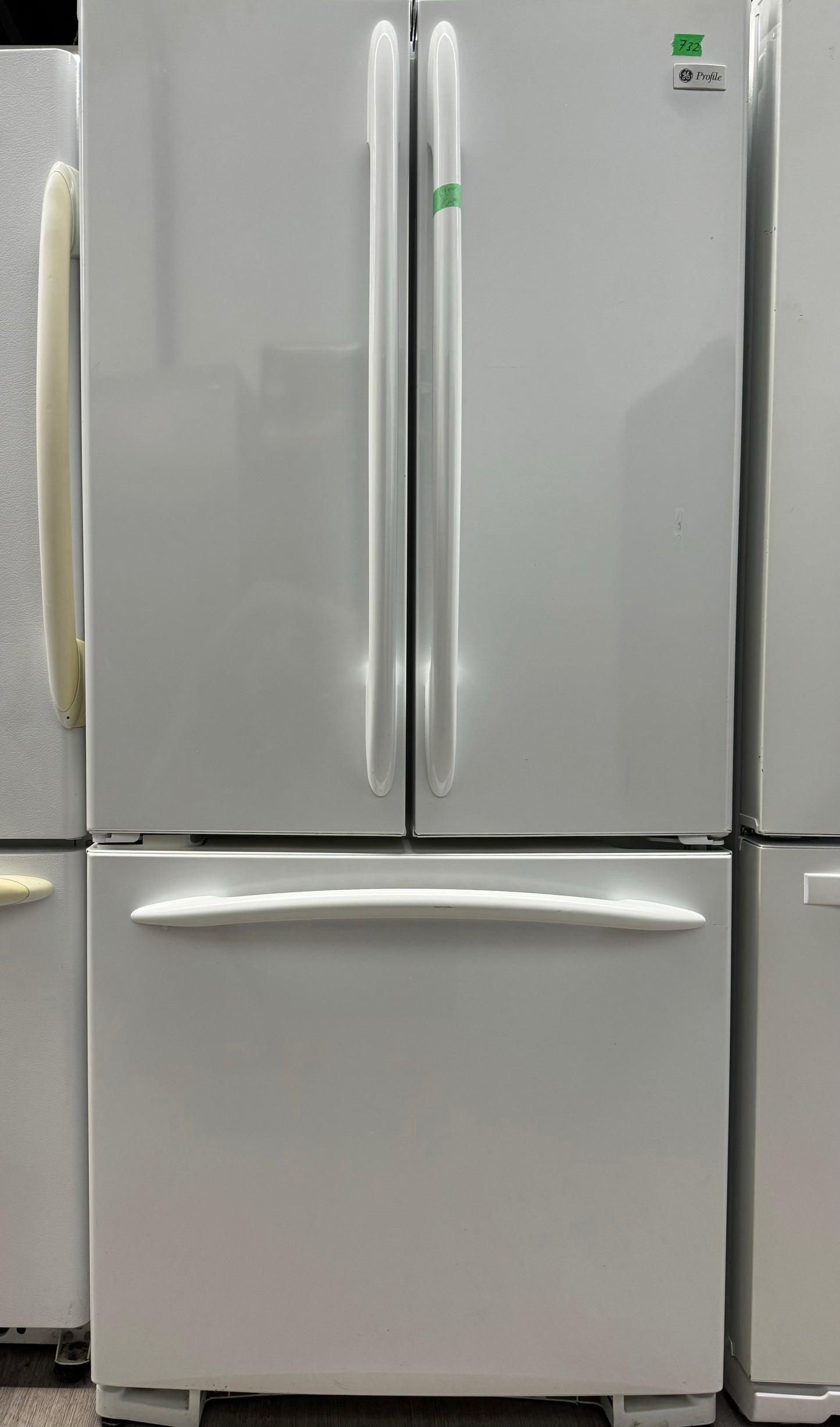 GE 30” FRENCH DOOR REFRIGERATOR WITH ICE MAKER - PFSF0MFZG