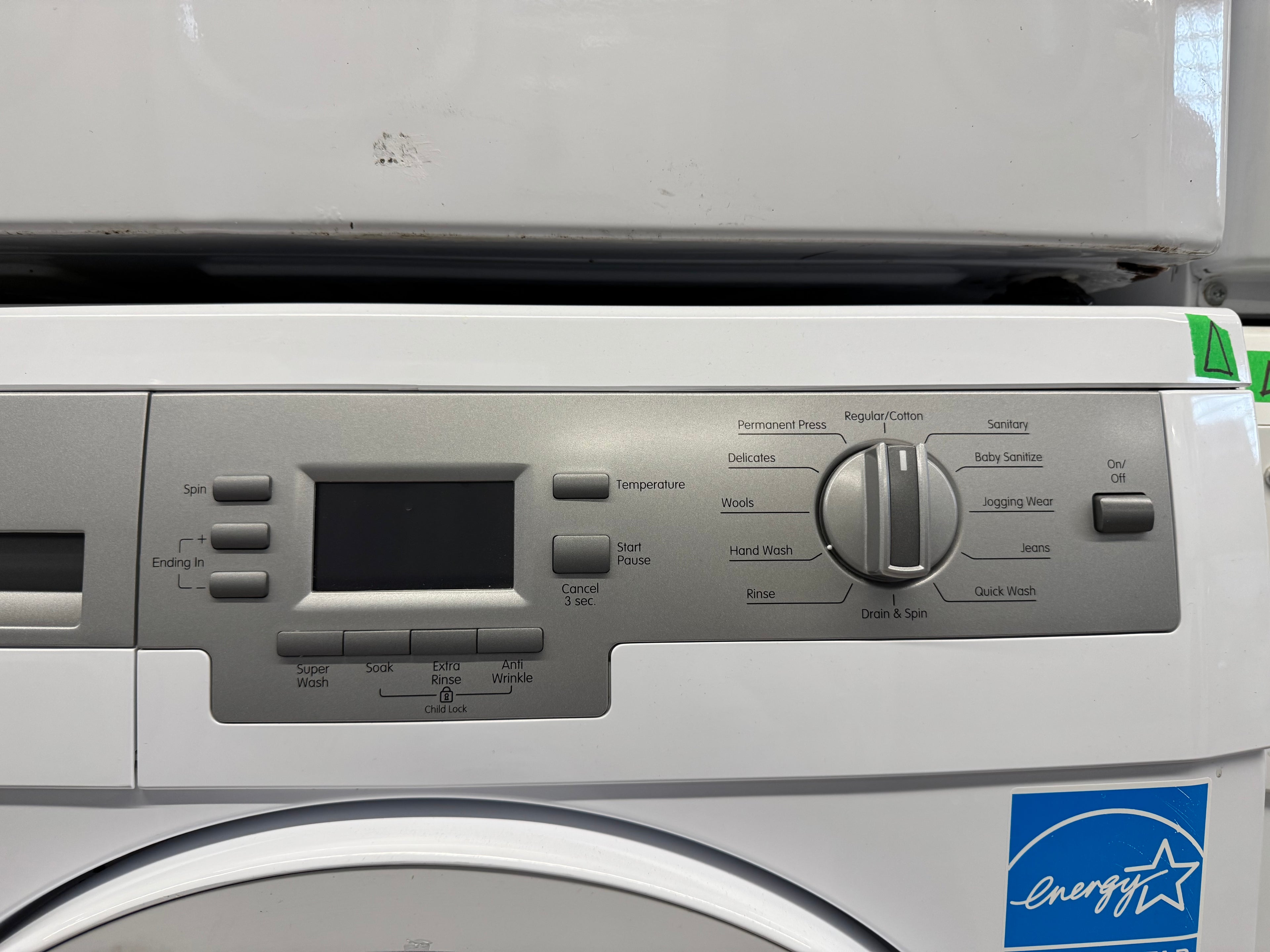 Blomberg 24” Front Load Washer & Dryer Set (WM77120NBL01 & DV17542)