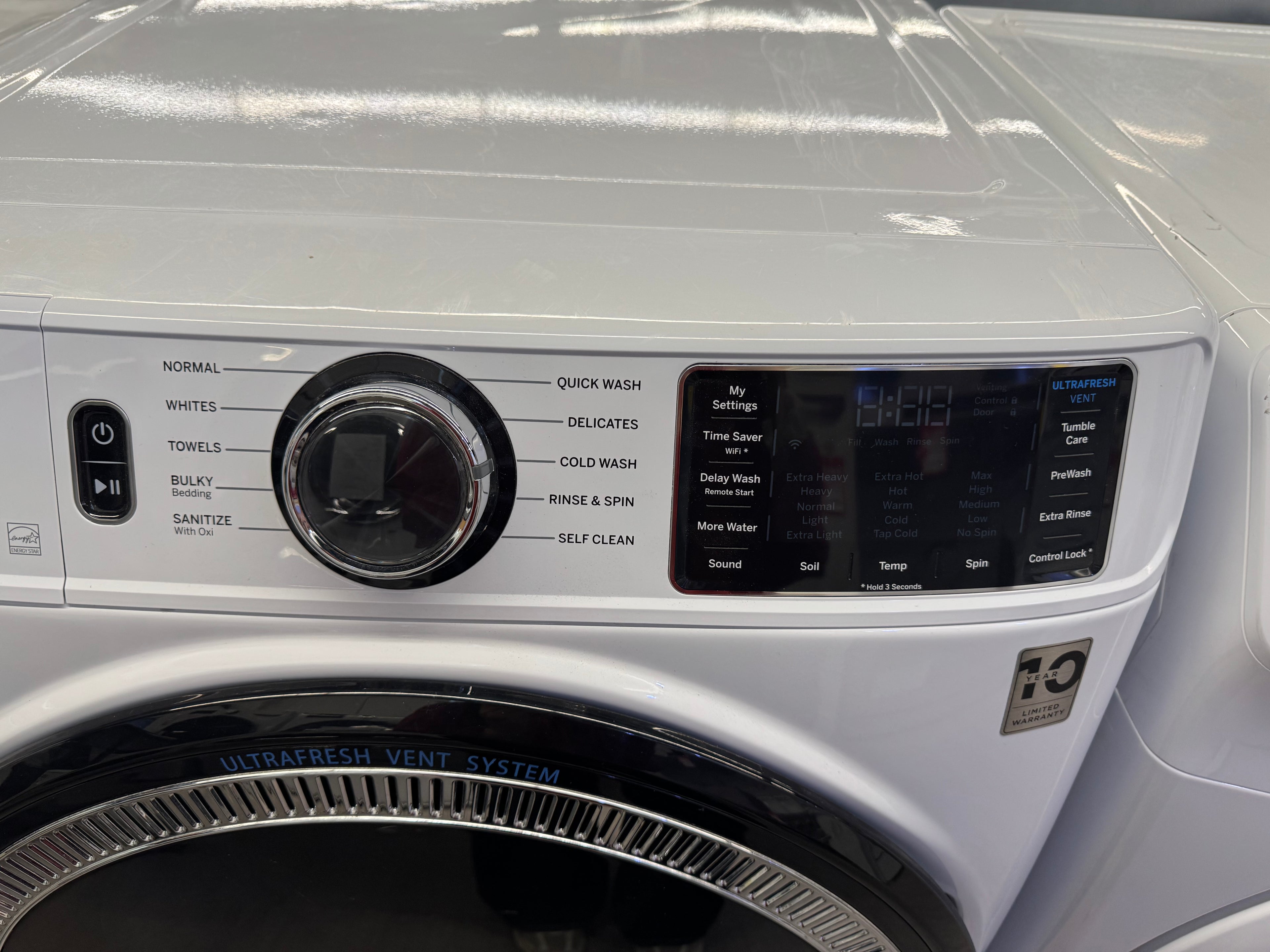 GE 28” Front Load Washer - GFW550SMNWW