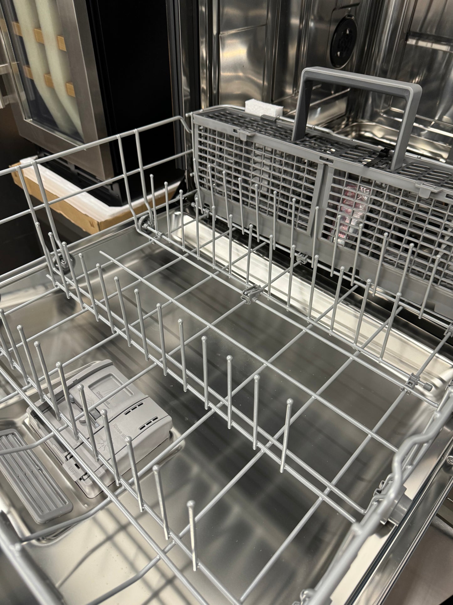 OPEN BOX - LG 24" Built-In Dishwasher - LDFN4542S