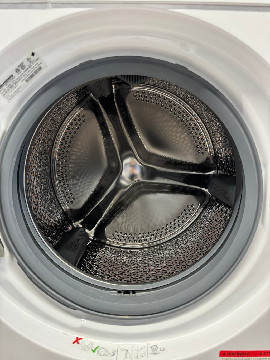 Blomberg 24” Front Load Washer & Dryer Set (WM77120NBL01 & DV17542)