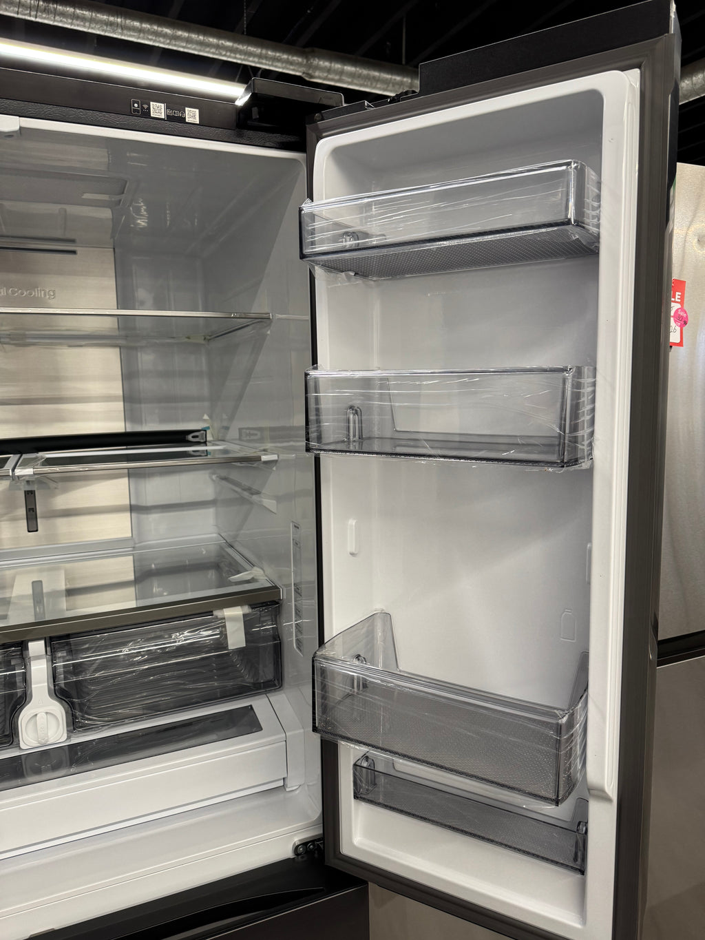 OPEN BOX - Samsung 36” French Door Fridge With Water Dispenser- RF32CG5400MT