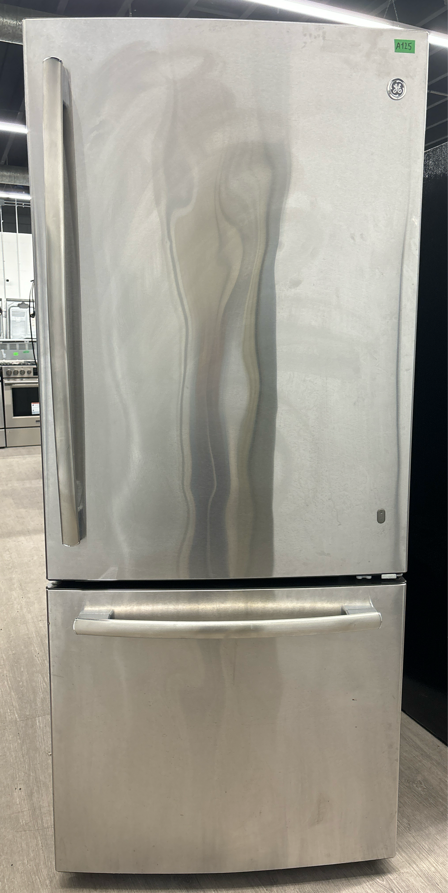 GE 30 Inch Fridge bottom freezer