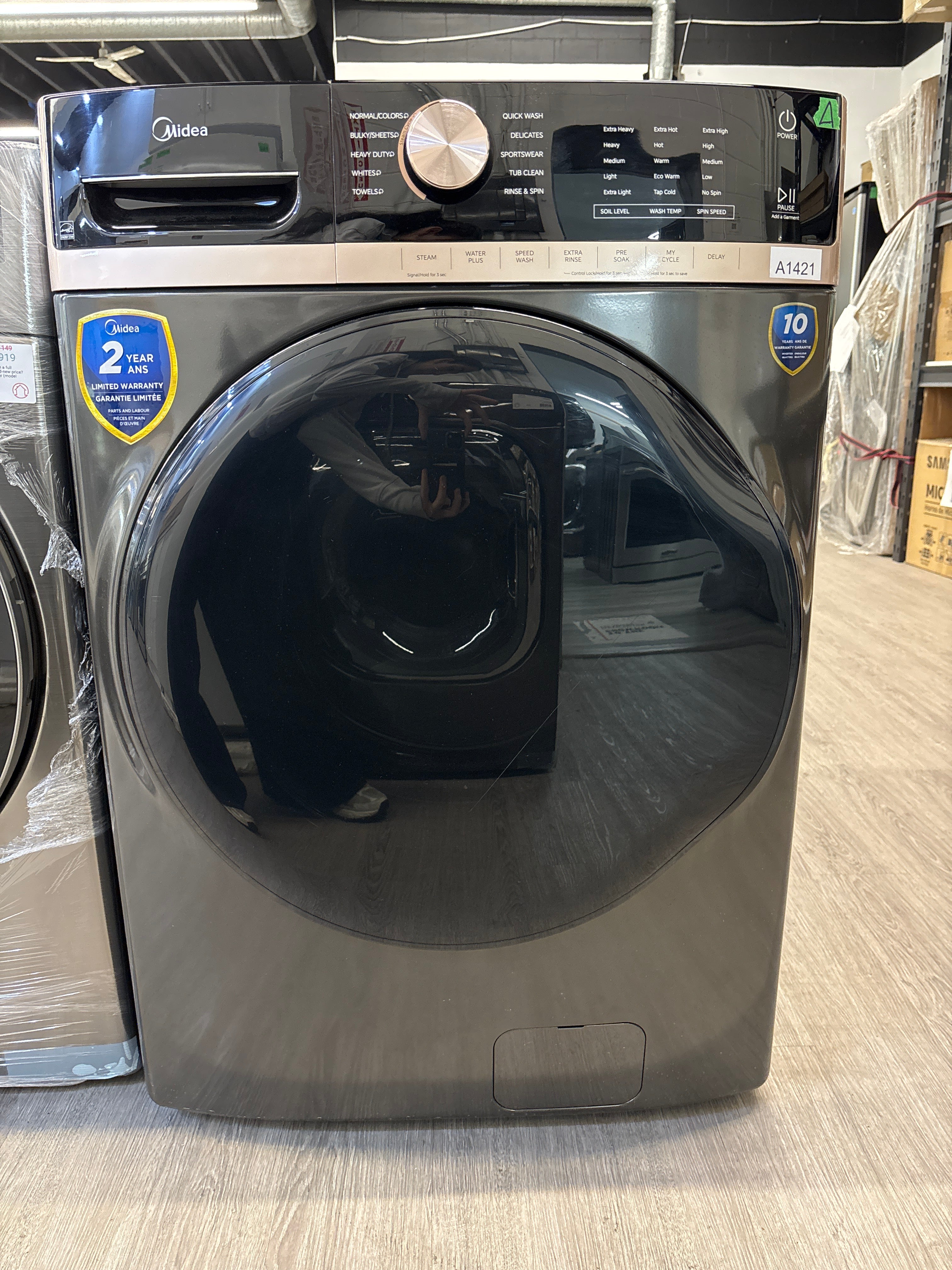 OPEN BOX MİDEA 27” Front load washer - MLH52S6BGG