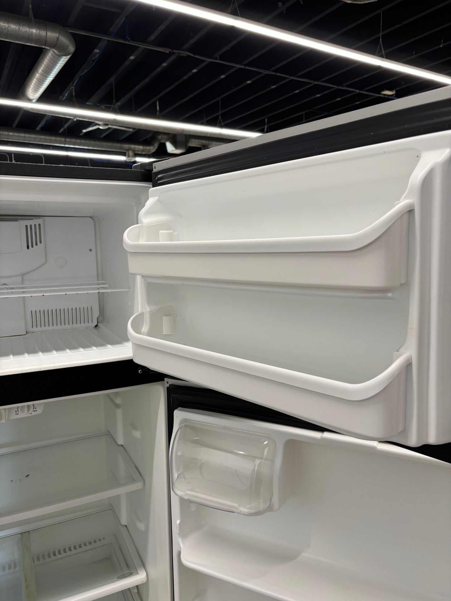 Frigidaire 30" Top Freezer Refrigerator