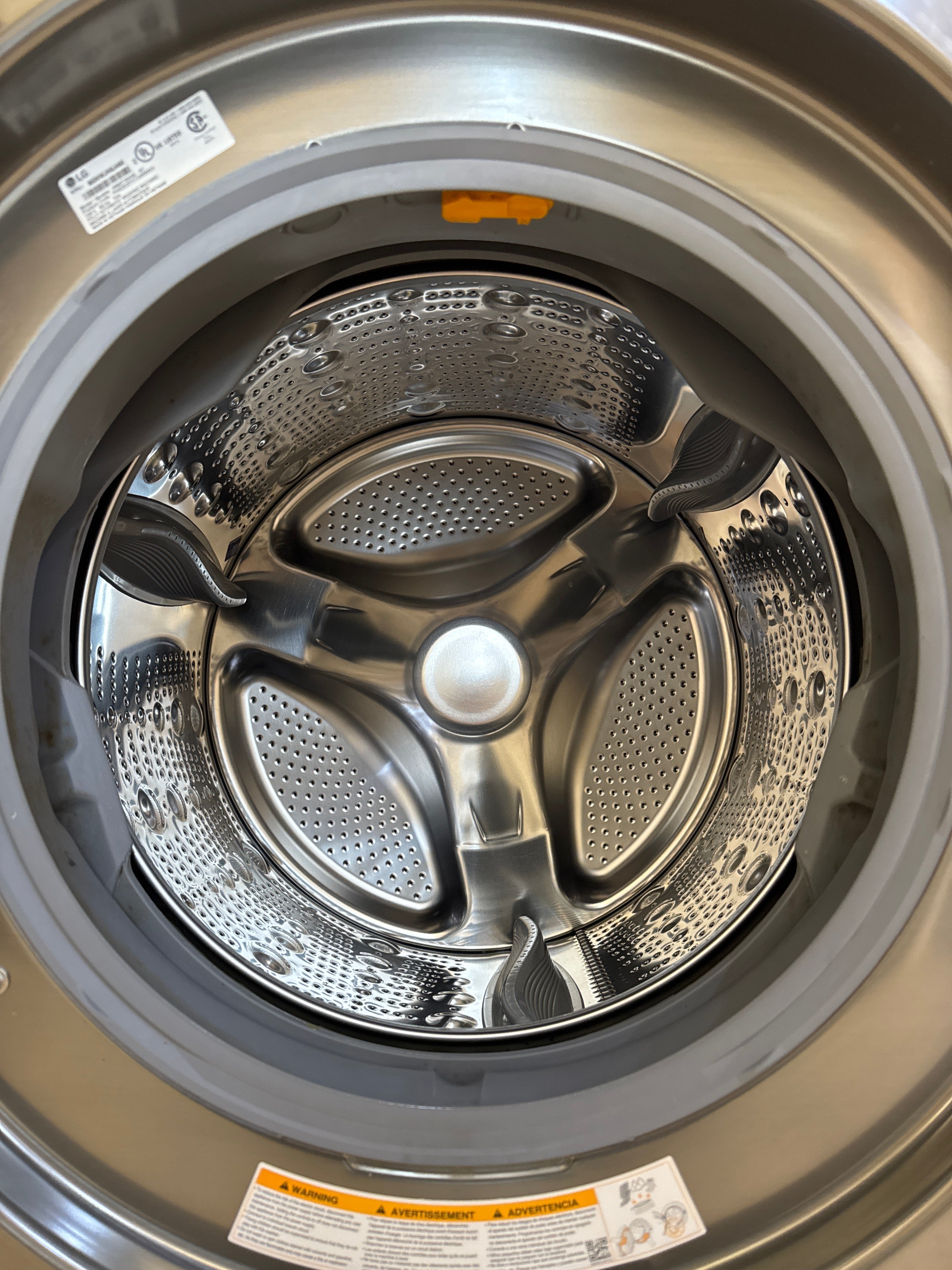 LG 27” Front Load Washer - WM3770HVA/01