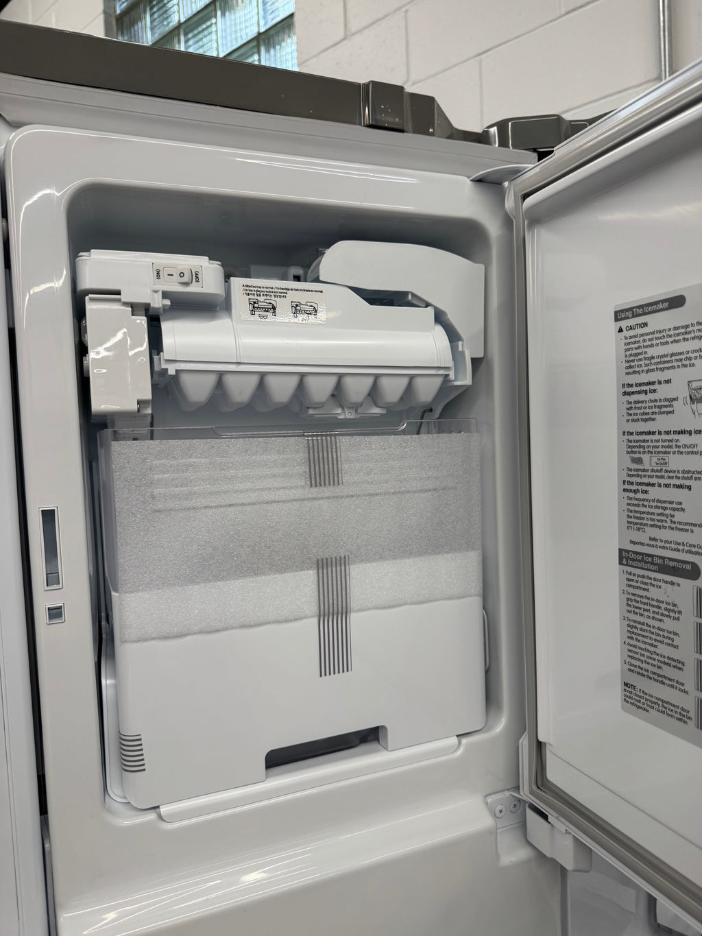 NEW - LG 36” French Door Refrigerator – LRFS28XBS (1 YEAR MANUFACTURER WARRANTY)