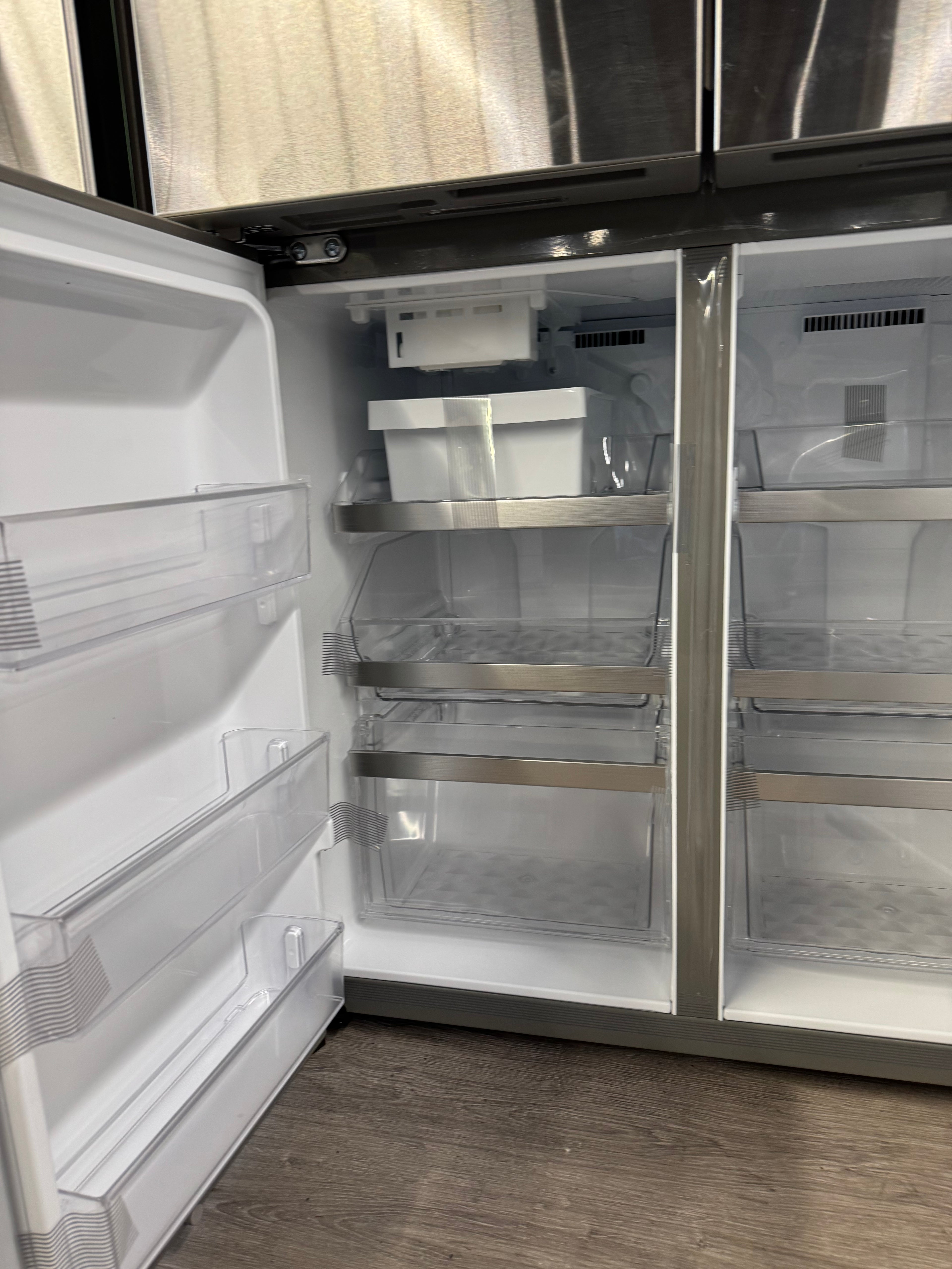 NEW - LG 36” Counter Depth French Door Refrigerator - LF24C8200S (1 YEAR MANUFACTURER WARRANTY)