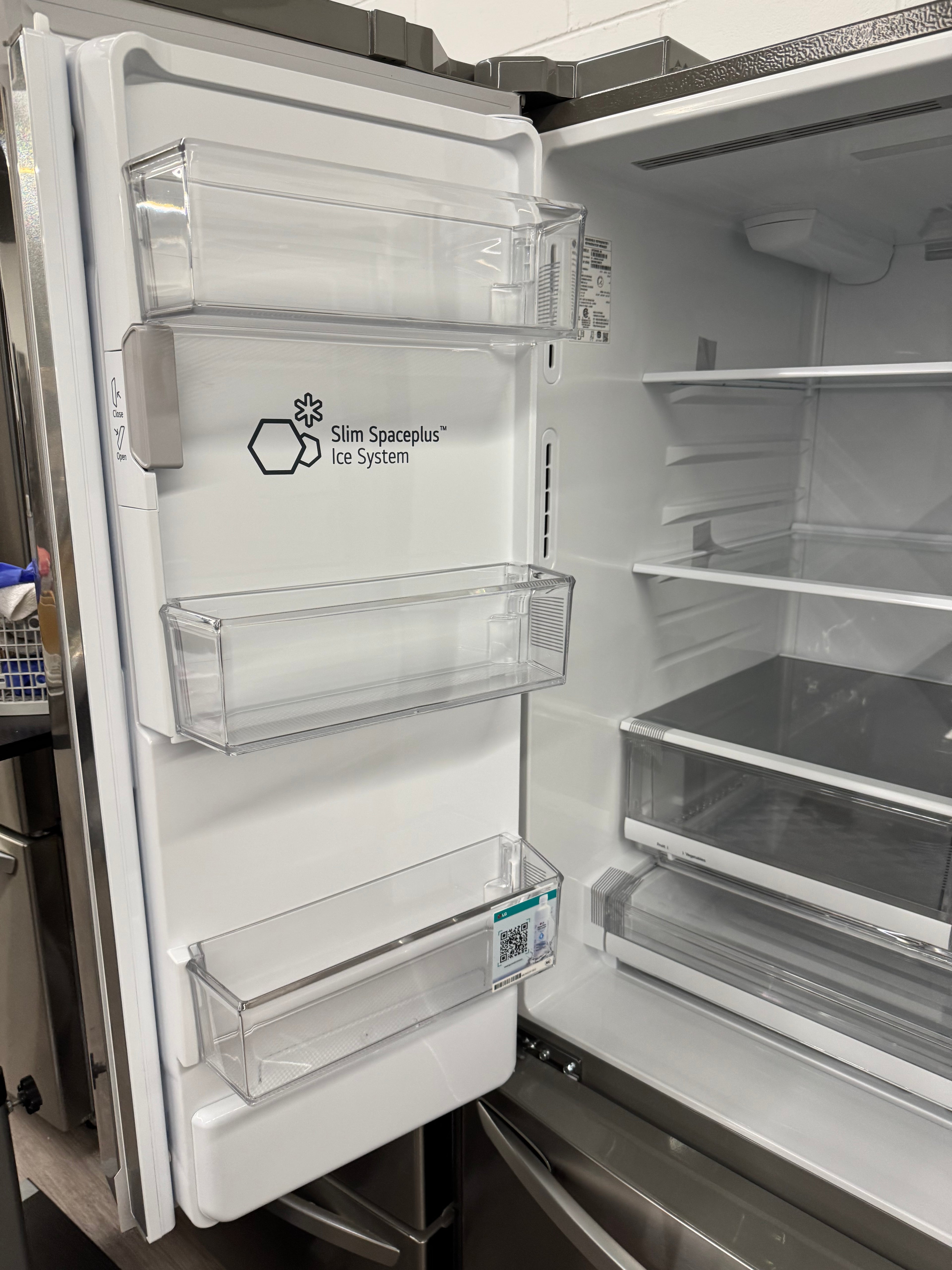 NEW - LG 36” French Door Refrigerator With Water Dispenser- LRFS28XBS (1 YEAR MANUFACTURER WARRANTY)