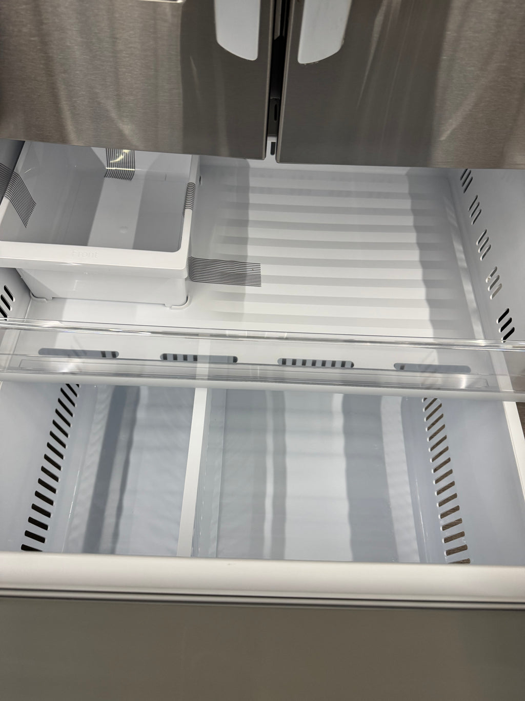 NEW - LG 36” French Door Refrigerator With Water Dispenser- LRFS28XBS (1 YEAR MANUFACTURER WARRANTY)