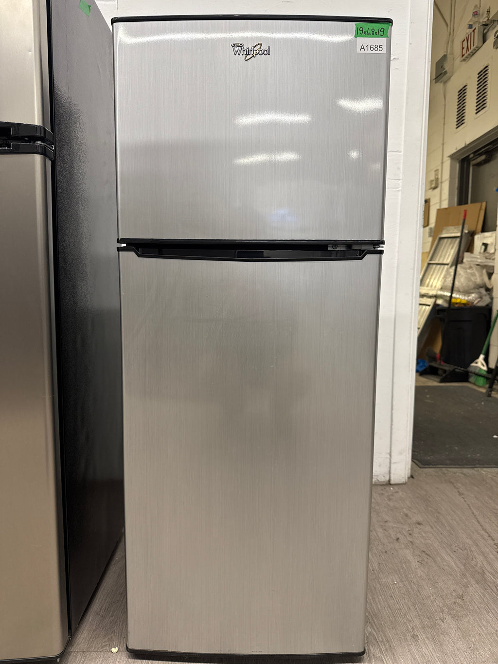 Whirlpool 19” Top Freezer Fridge - WH46TS1E