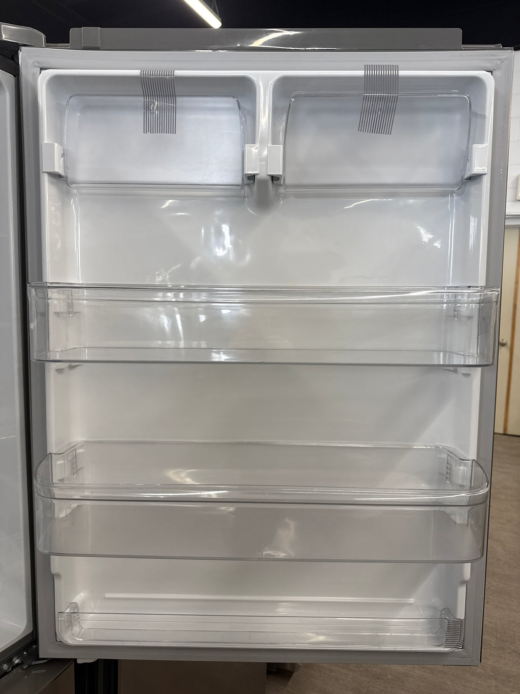 NEW - LG 30” Bottom Freezer Refrigerator - LRDNS2200S (1 YEAR MANUFACTURER WARRANTY)