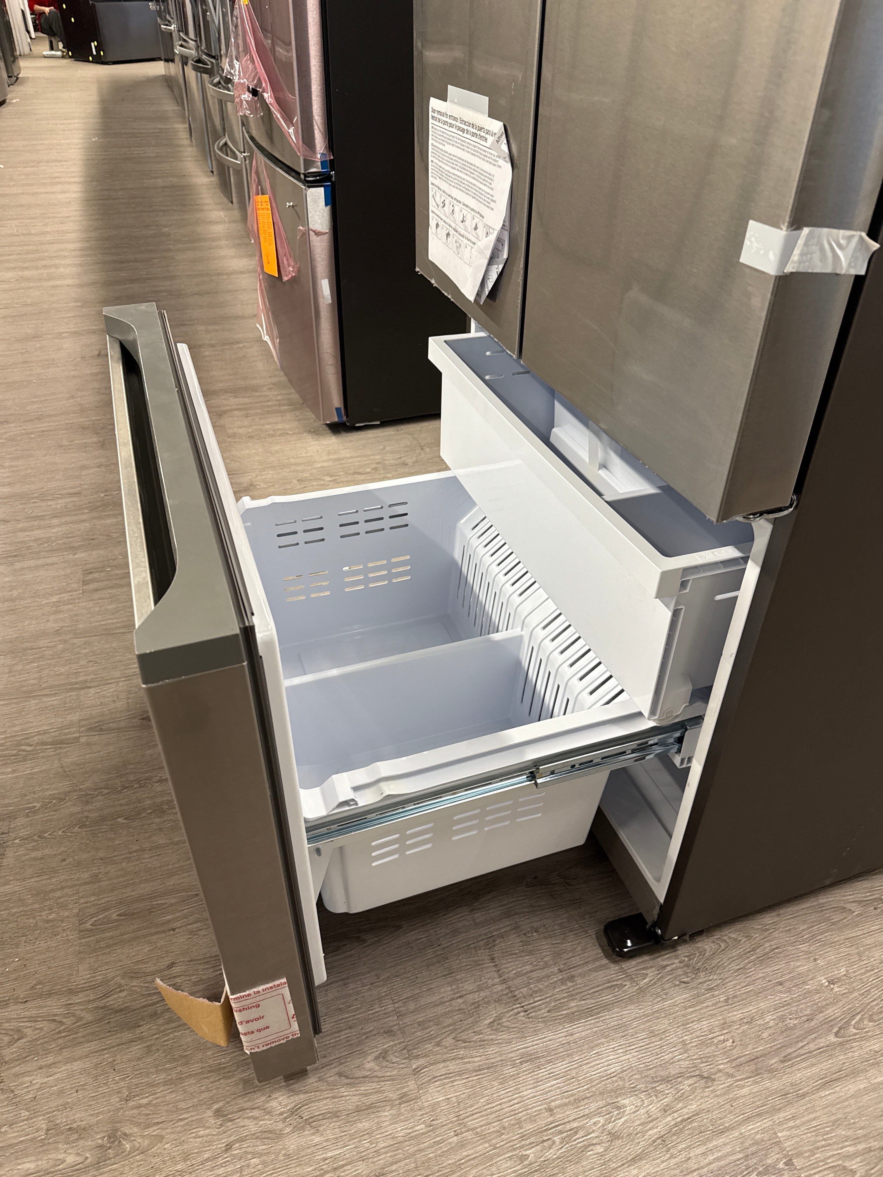 OPEN BOX - Samsung 33" French Door Refrigerator - RF25C5551SR