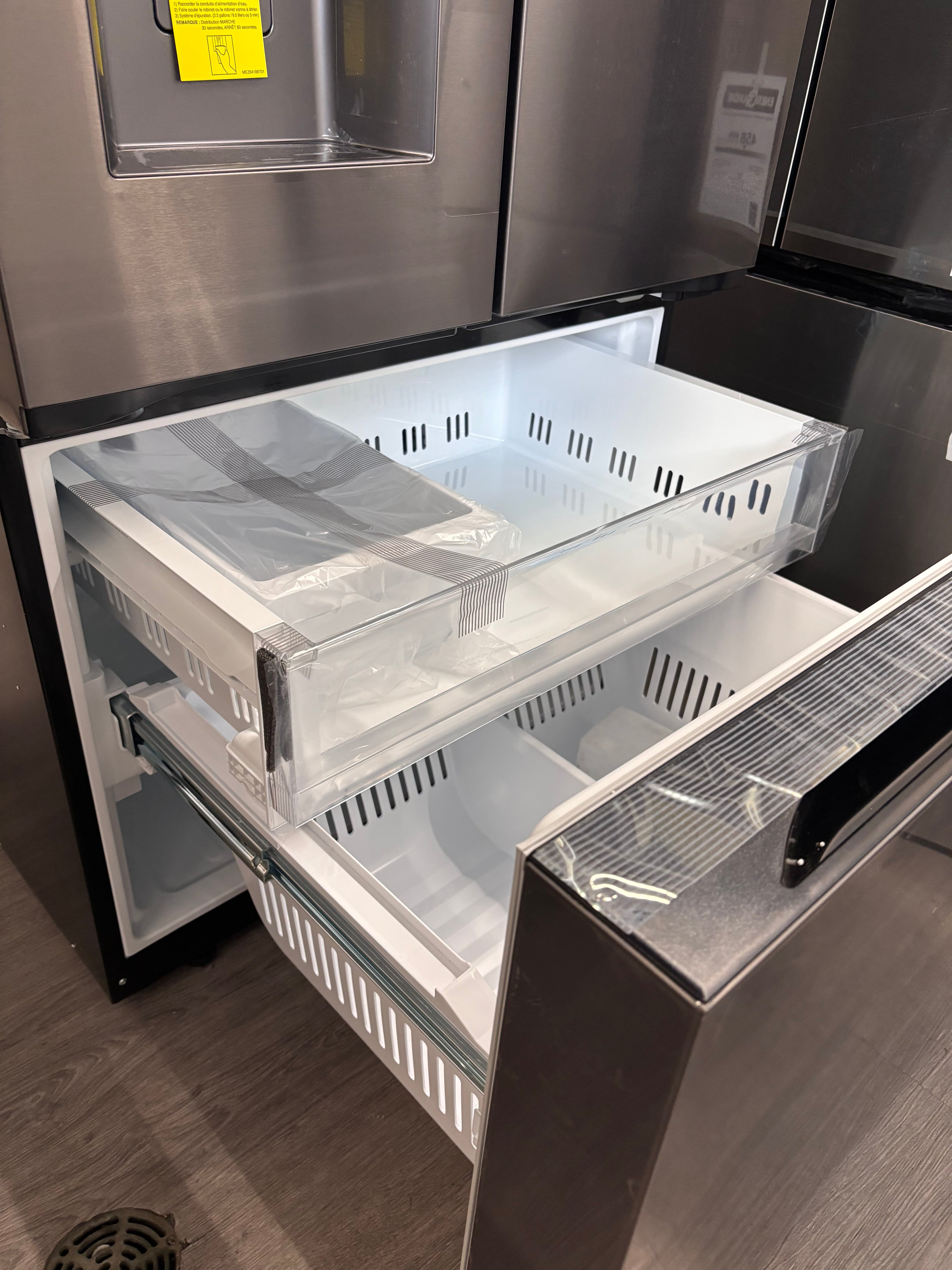 OPEN BOX - LG 33" French Door with Water & Ice Dispenser Refrigerator - LF25S6330D